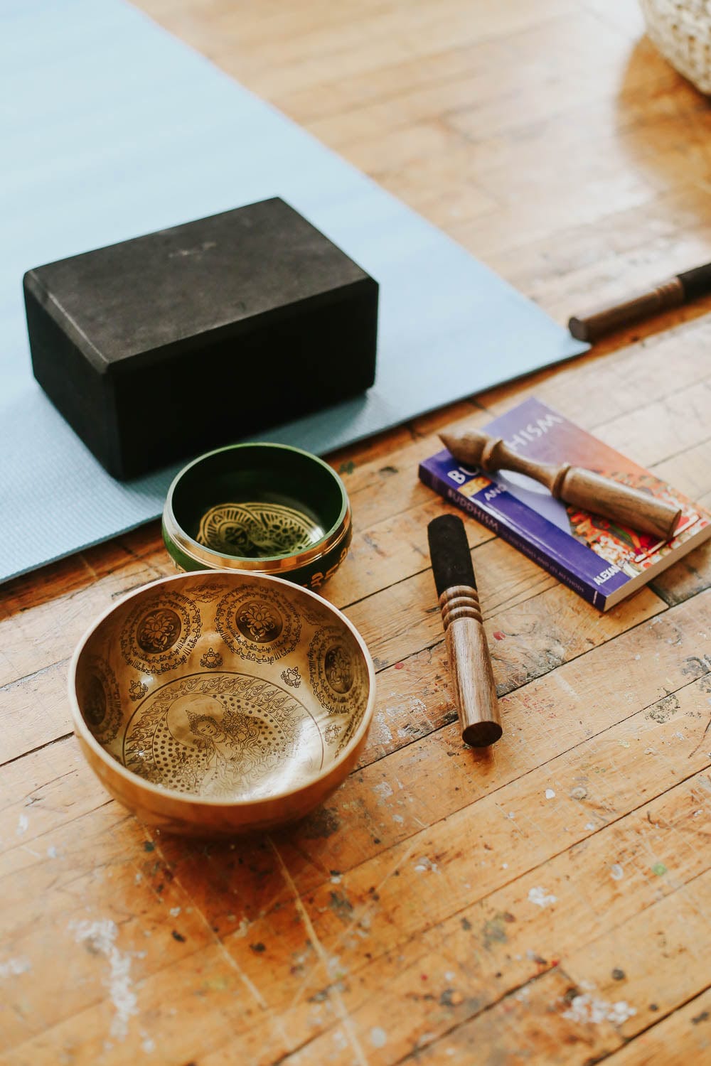 Green Tara Goddess Singing Bowl - Tibetan Meditation Bowl for Healing, Yoga & Spiritual Practice - Perfect for Mindfulness, Sound Therapy & Home Decor