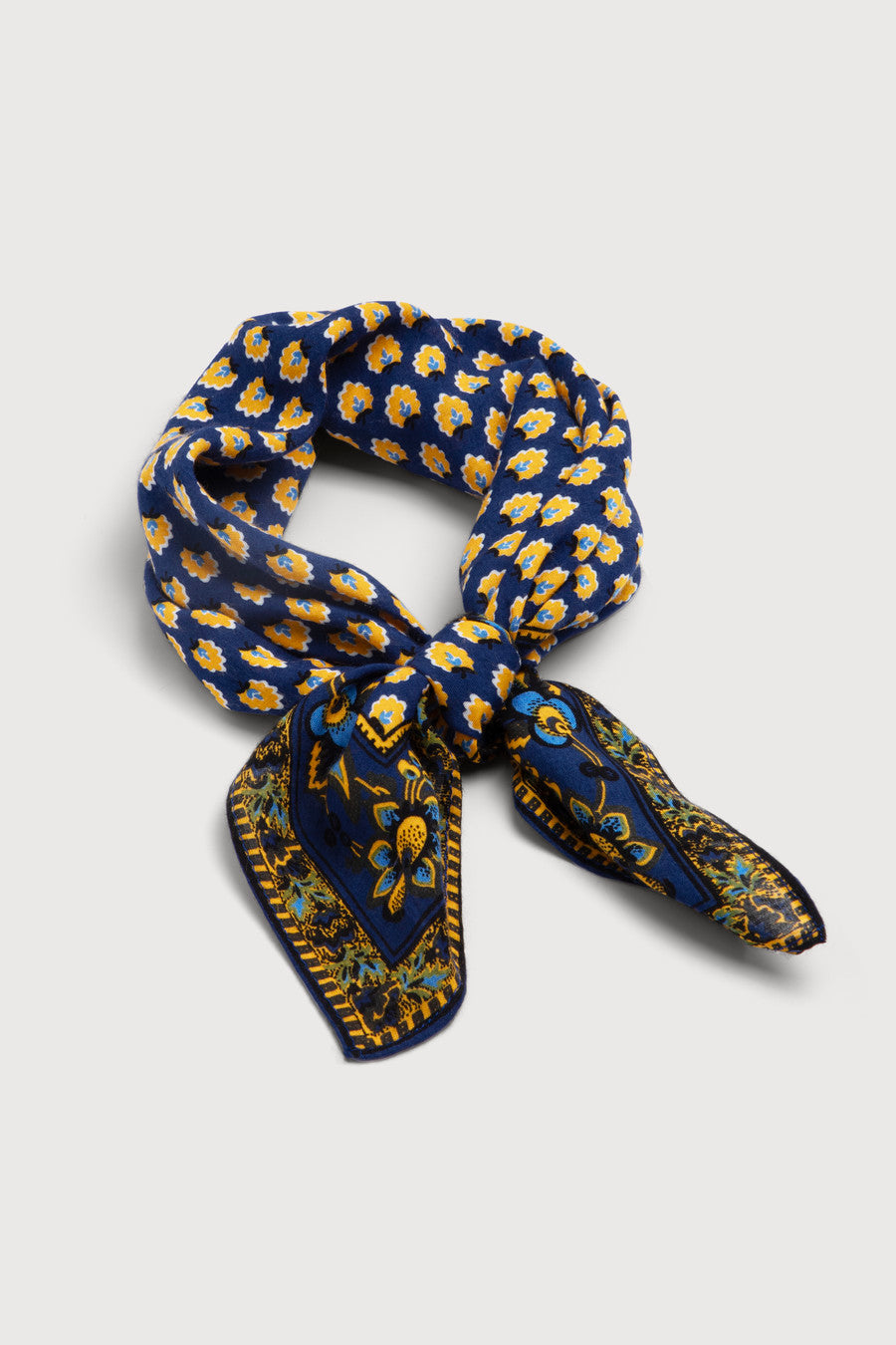 Stylish Bold Print Bandana for Men & Women - Trendy Cotton Fashion Accessory for Outdoor, Music Festivals & Everyday Wear