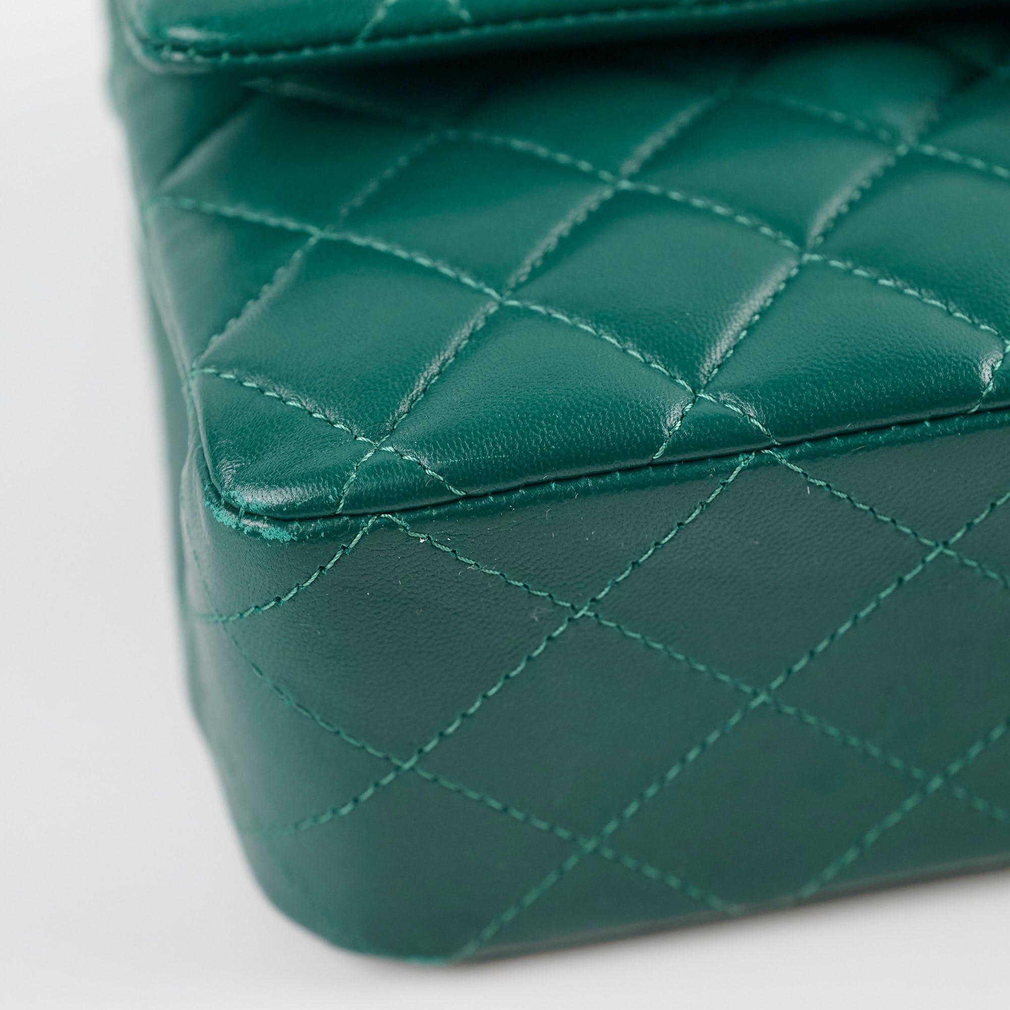 Chanel Medium Classic Flap Bag in Green Lambskin Leather with Silver Hardware - 25 Series | Luxury Handbag for Women, Perfect for Parties, Date Nights & Special Occasions