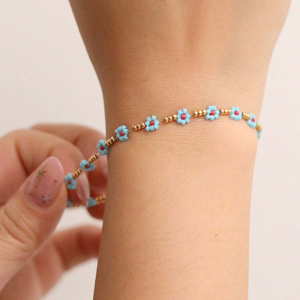 Handmade Flower Bracelet for Women - Elegant Floral Beaded Jewelry Gift for Birthday, Anniversary, Wedding & Everyday Wear