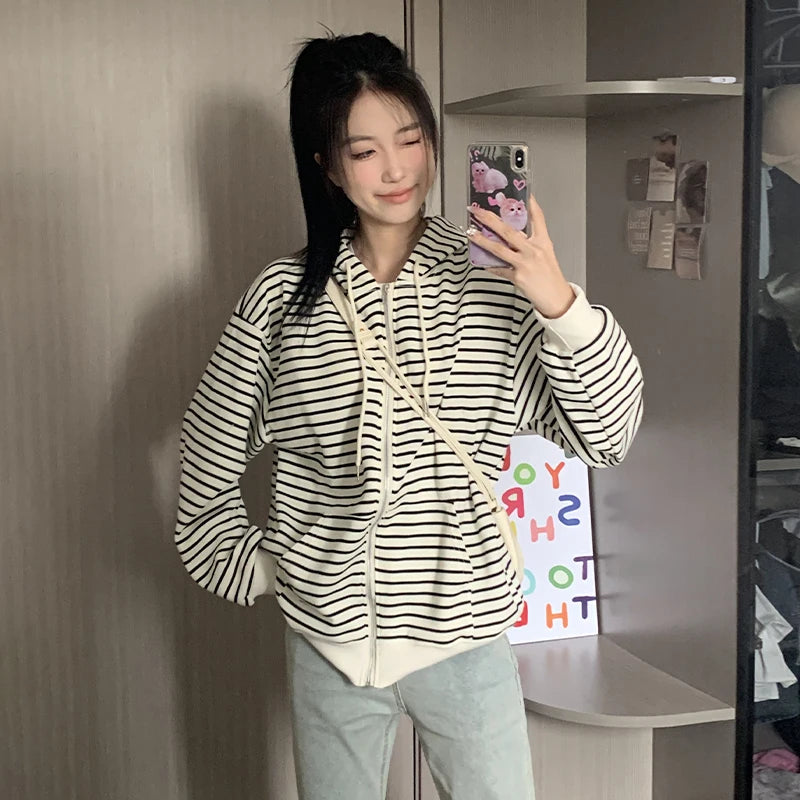 Stylish Striped Zip-Up Hoodie for Women - Trendy Loose Fit Casual Sweatshirt with O-Neck Design | Perfect for Streetwear, Gym, and Everyday Fashion