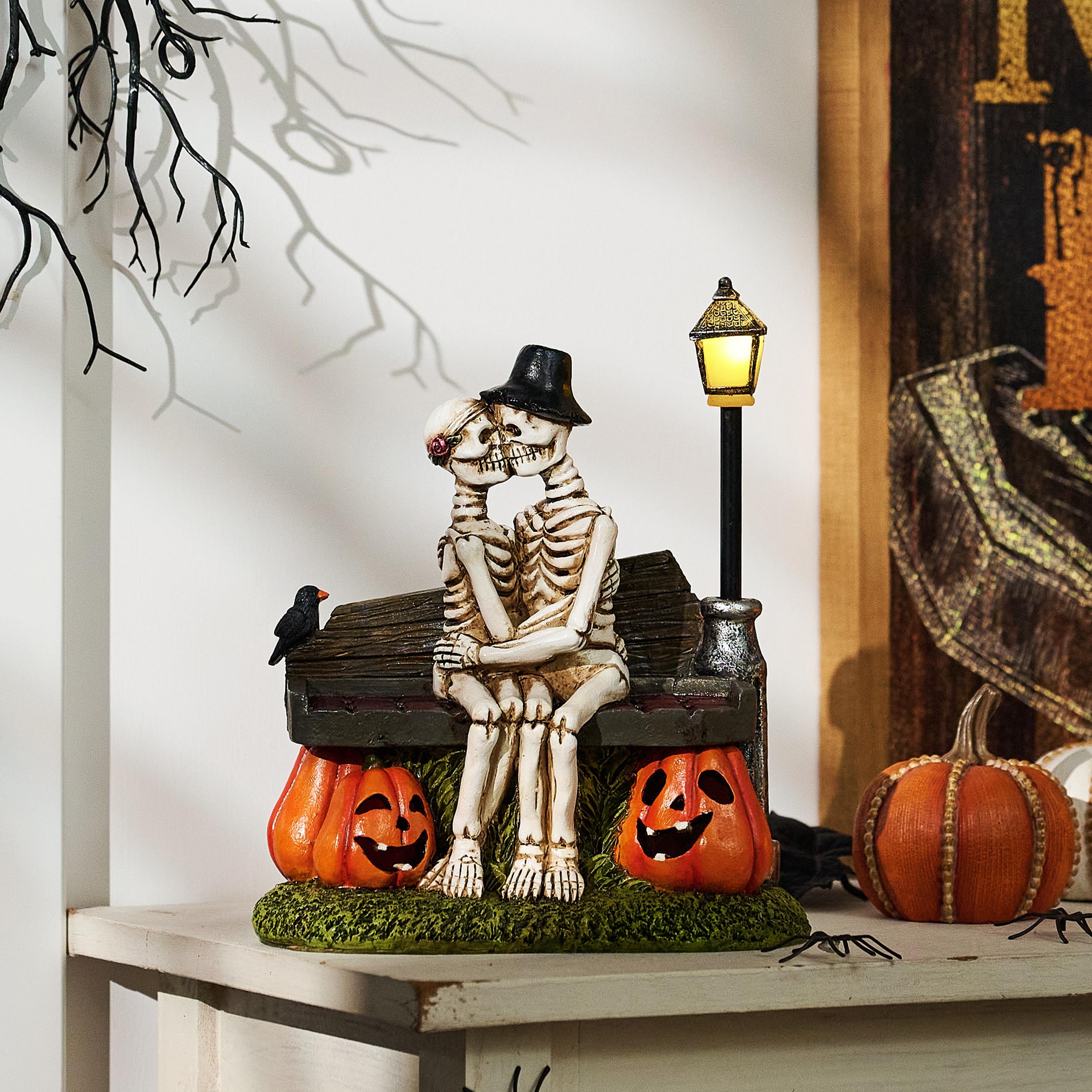 TERESA'S COLLECTIONS Love Never Dies Solar-Powered Garden Statue - Romantic Skeleton Couple on Pumpkin Chair Resin Figurine (9.5 Inch) for Outdoor Decor, Valentine's Day Gifts for Women - Perfect for Garden Pathways, Patio Decor & Anniversary Presents