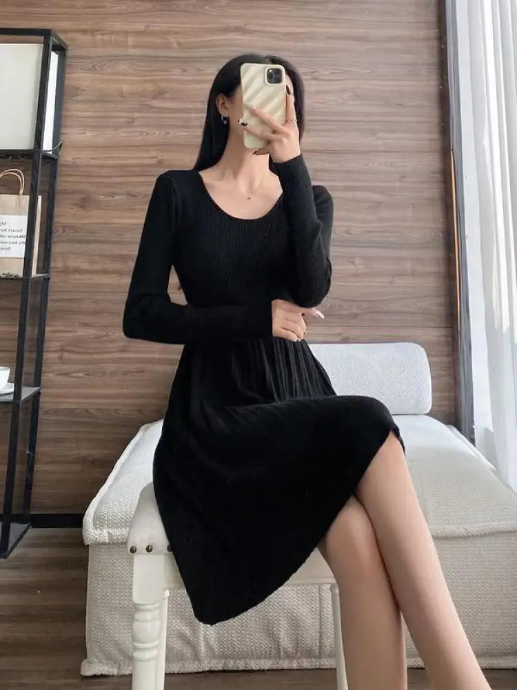 Black & Gray Elegant Knitted Pleated Mini Dress for Women - Slim O-Neck Long Sleeve A-Line Party Dress | Autumn Streetwear & Evening Robe | Perfect for Cocktail Parties, Date Nights & Office Wear