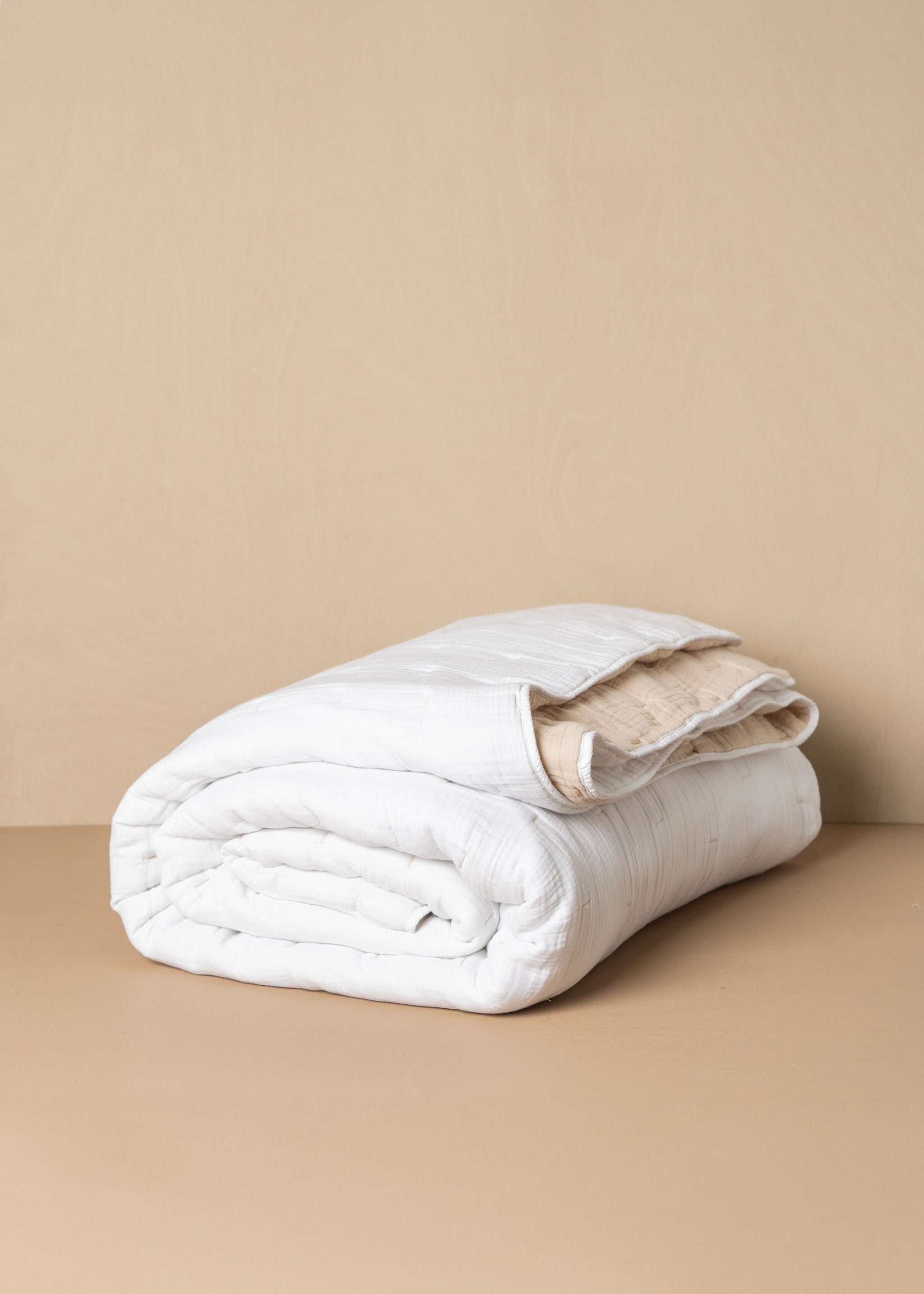 Enes Quilted Bed Cover - Soft & Luxurious White Bedspread for Queen Size Bed | Perfect for Master Bedroom, Guest Room & Cozy Home Decor