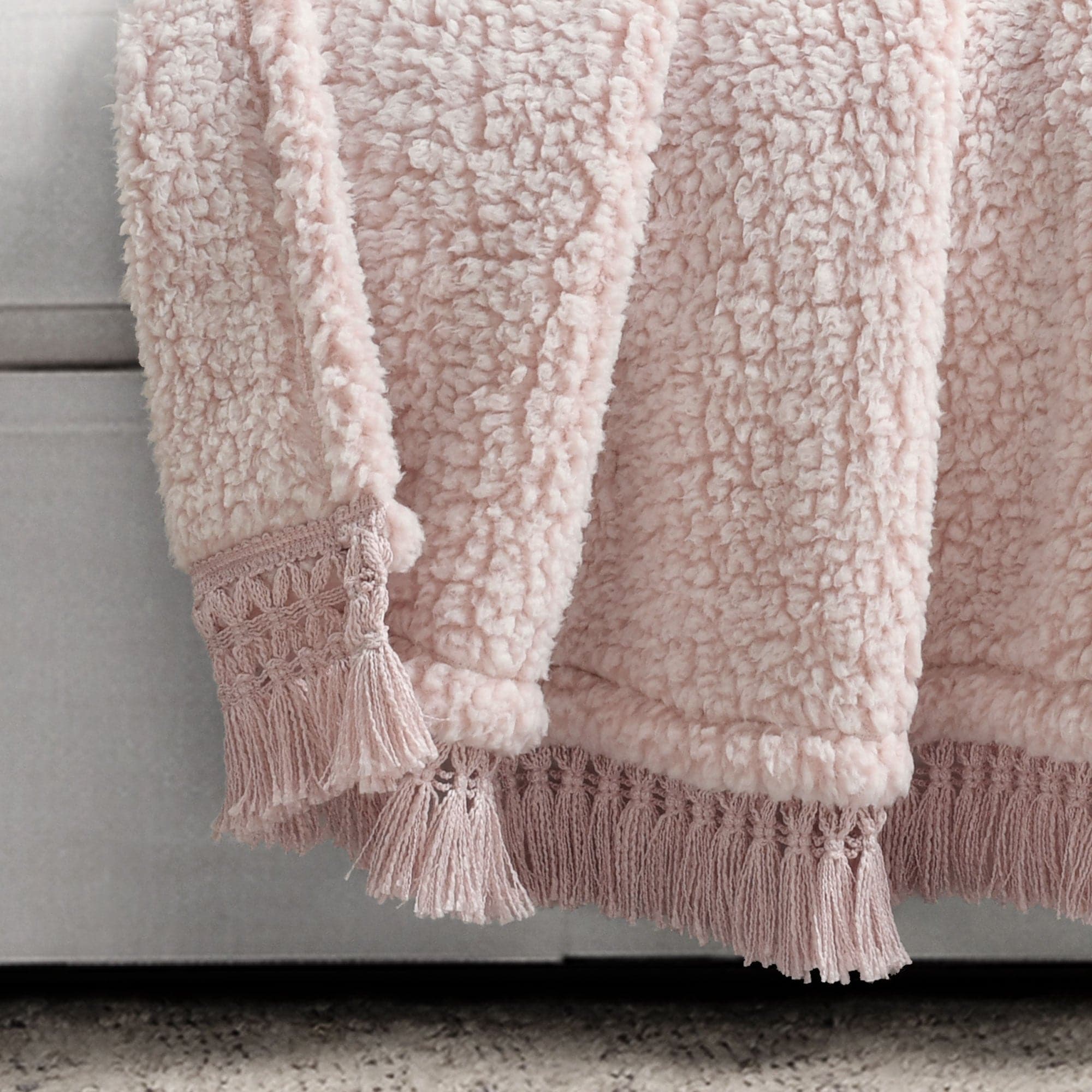Cozy Sherpa Tassel Fringe Throw Blanket - Soft Plush Fleece Bedspread for Couch, Bed & Sofa - Perfect for Winter Warmth, Home Decor & Gift Giving