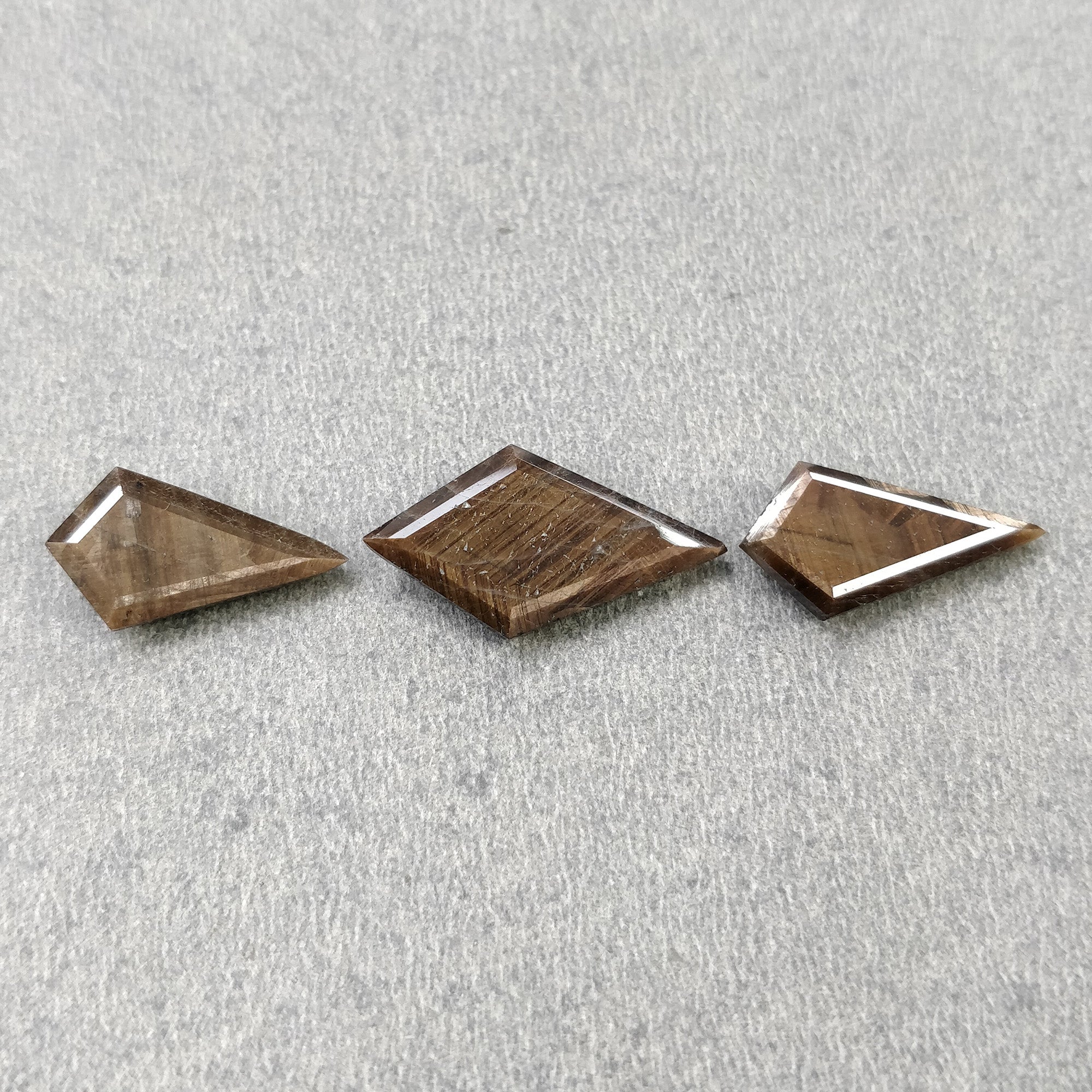 Natural Untreated Golden Brown Chocolate Sapphire Gemstone - 19.00cts, 17x10mm to 22x12mm, 3pcs Normal Cut (Video Included) | Perfect for Jewelry Making, Engagement Rings & Unique Gift Ideas
