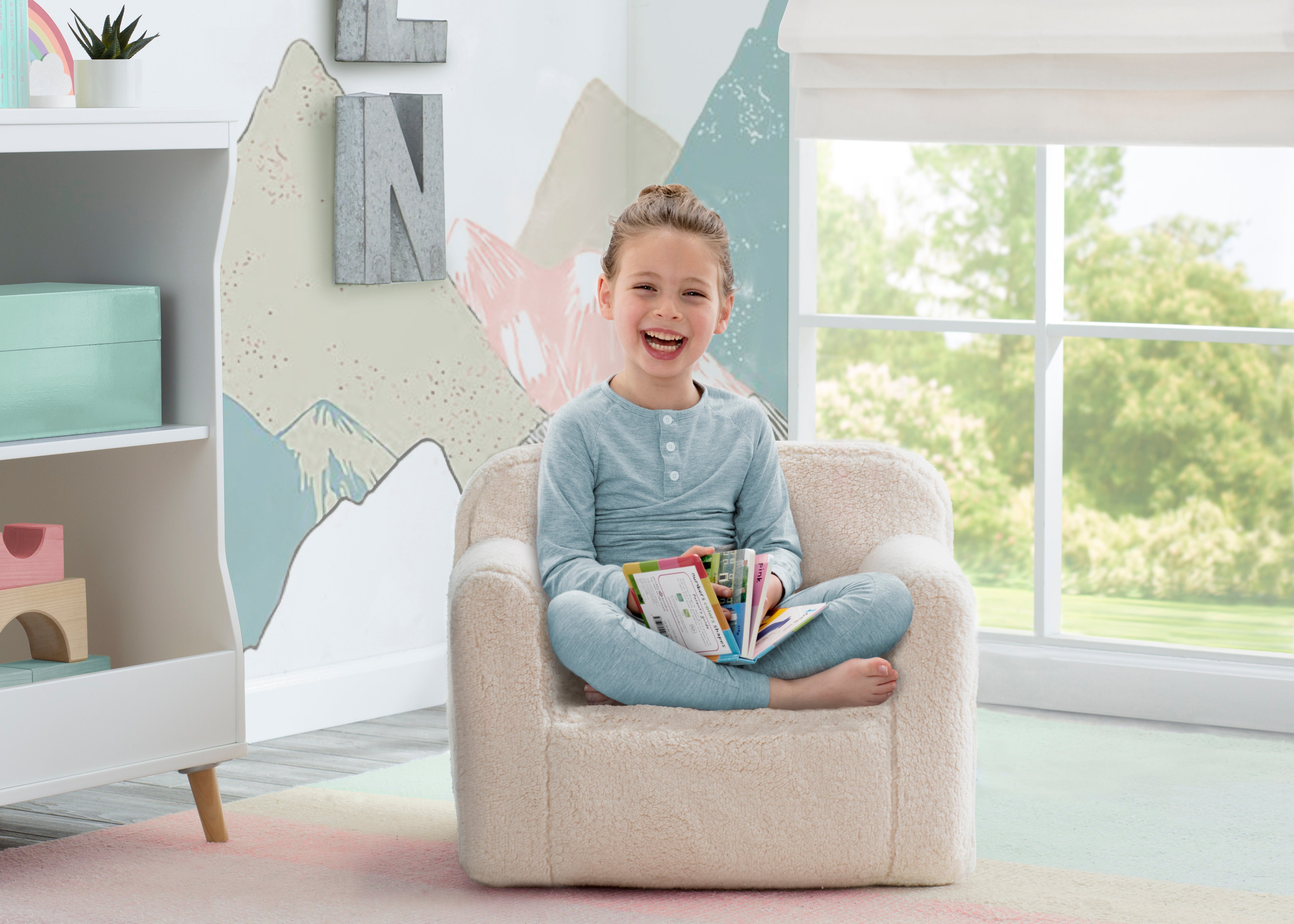Cozy Sherpa Chair for Kids - Soft & Warm Children's Lounge Chair - Perfect for Reading, Gaming & Relaxing in Bedroom or Playroom