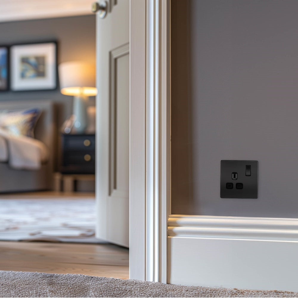 BG Evolve Black Chrome 13A Single Socket Outlet - Modern Electrical Socket for Home & Office - Perfect for Bedrooms, Living Rooms and Workspaces