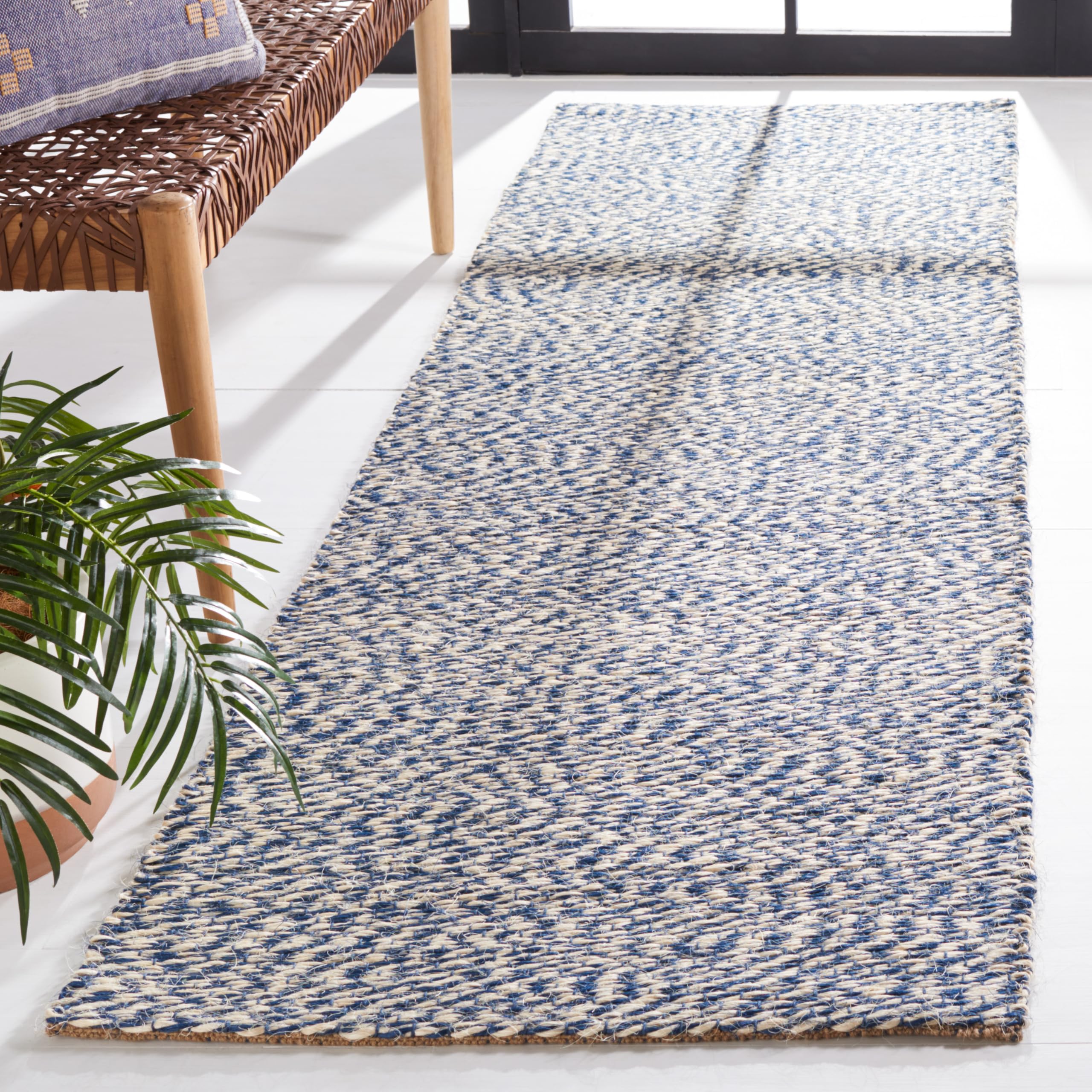 SAFAVIEH Handmade Jute Runner Rug 2'6