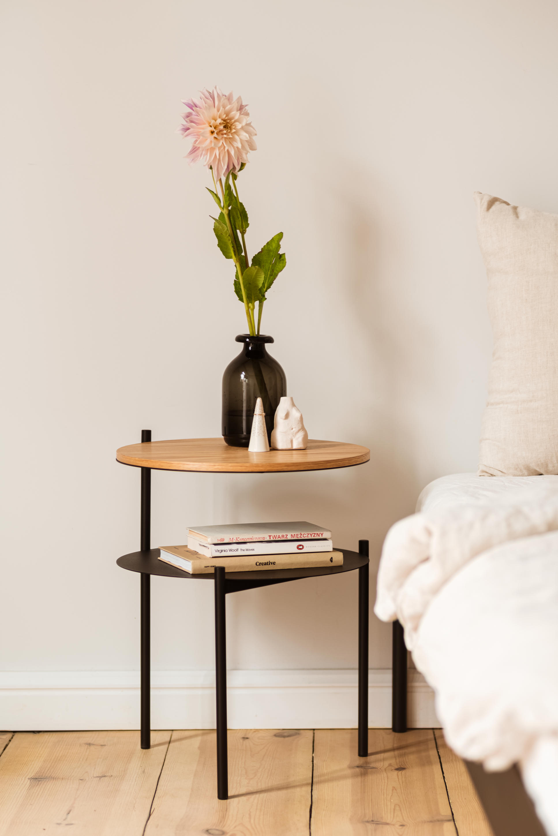 Modern Nightstand with USB Ports & Drawer - Stylish Bedside Table for Bedroom, Living Room, or Office - Perfect for Storing Books, Lamps & Essentials