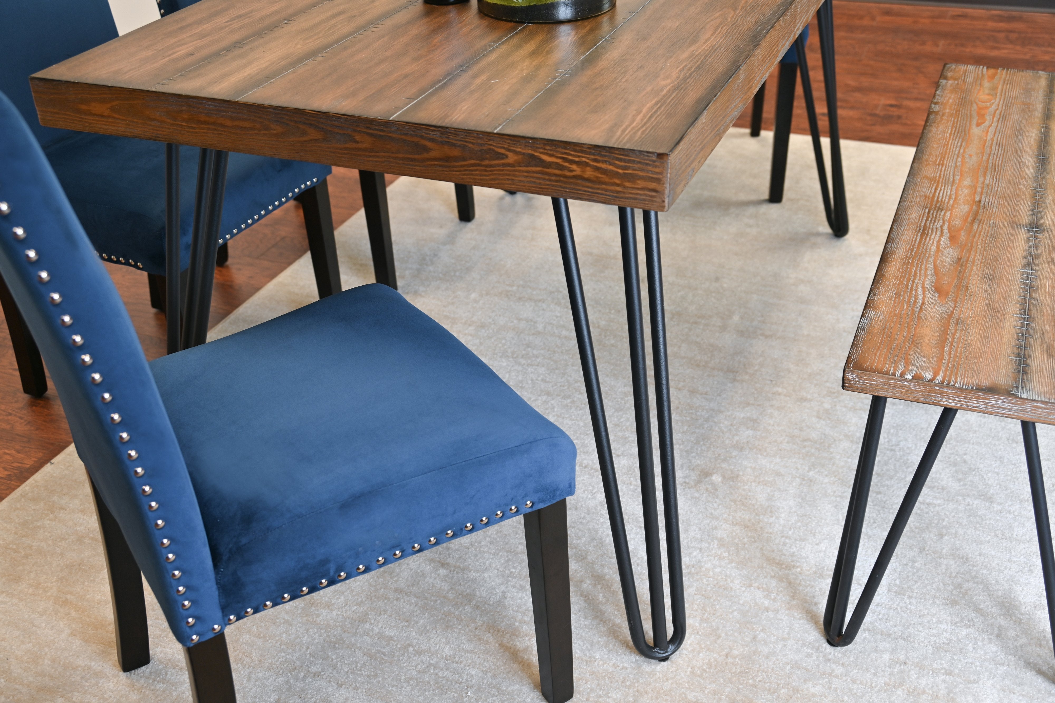 Roundhill Furniture Ashzo 6-Piece Dining Set with Hairpin Leg Table, 4 Chairs & Bench - Modern Kitchen & Dining Room Furniture for Small Spaces | Perfect for Breakfast Nook, Apartment Dining, and Entertaining Guests