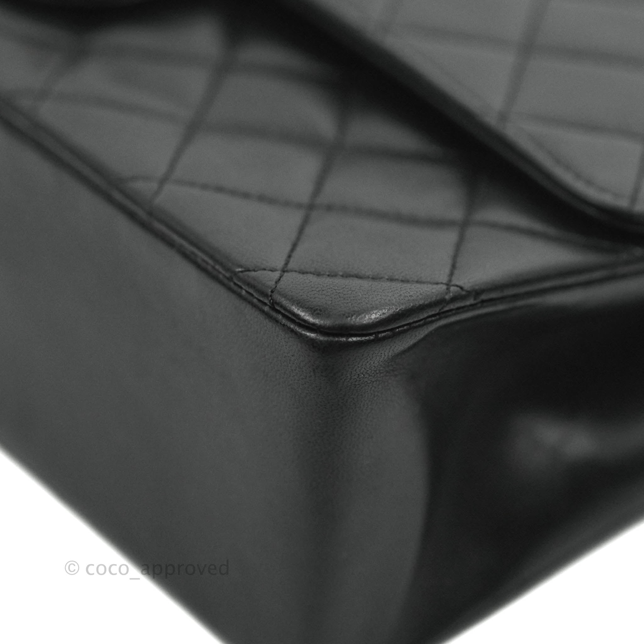 Vintage Chanel Classic Double Flap Bag in Black Lambskin Leather with 24K Gold Hardware - Luxury Handbag for Women, Perfect for Evening Events & Special Occasions