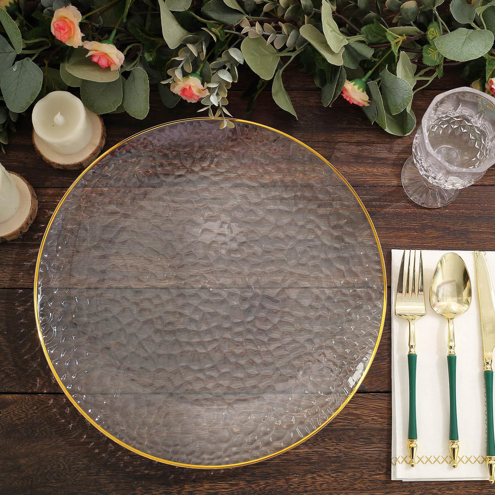 Efavormart 6 Pack 13 Inch Clear Gold Rim Hammered Plastic Charger Plates - Round Disposable Serving Plates for Weddings, Parties, and Events