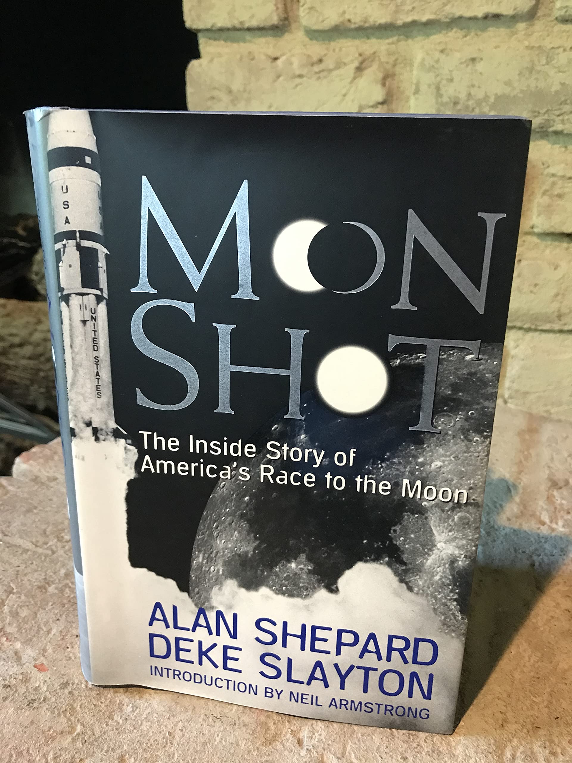 Moon Shot: The Inside Story of America's Race to the Moon | Historical Space Exploration Book | Perfect for Space Enthusiasts & History Buffs