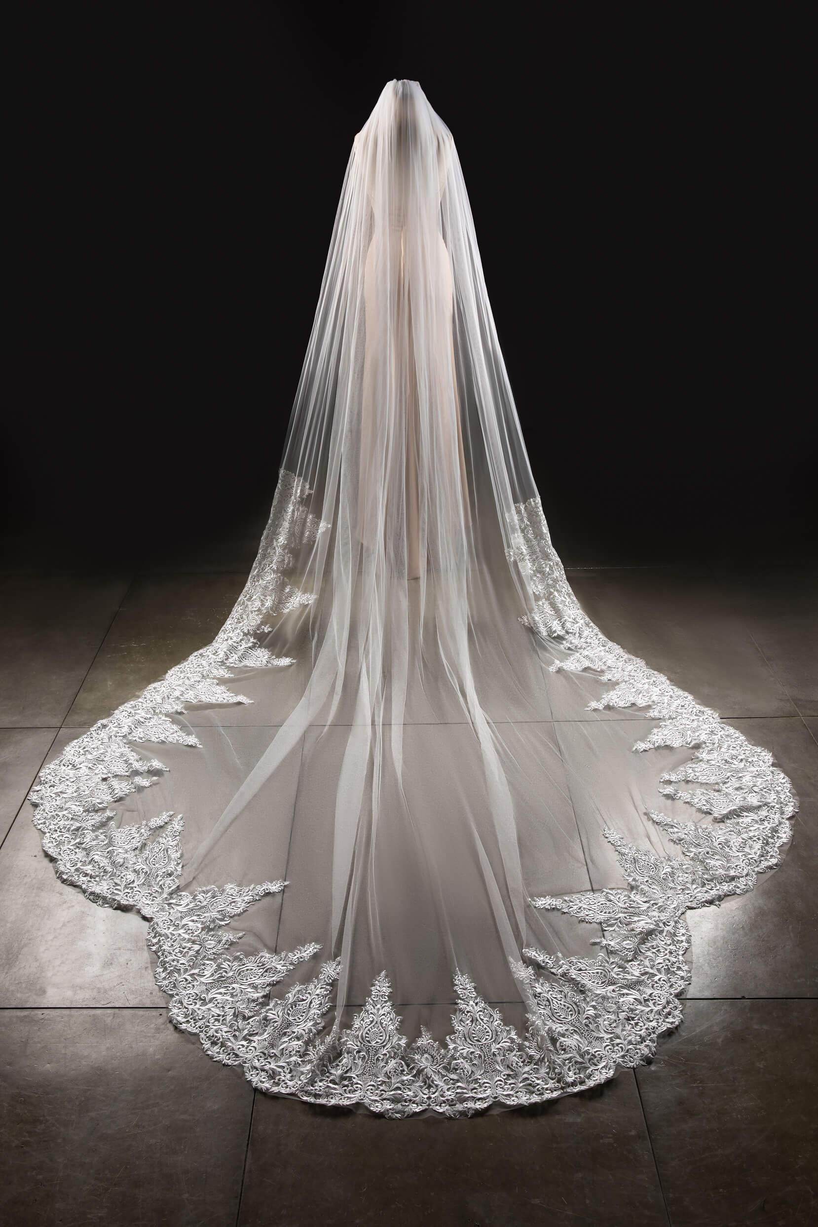 Elegant One-Tier Lace Edge Tulle Cathedral Wedding Veil with Appliques CV0285 - Perfect for Bridal Ceremonies, Vow Renewals & Formal Events