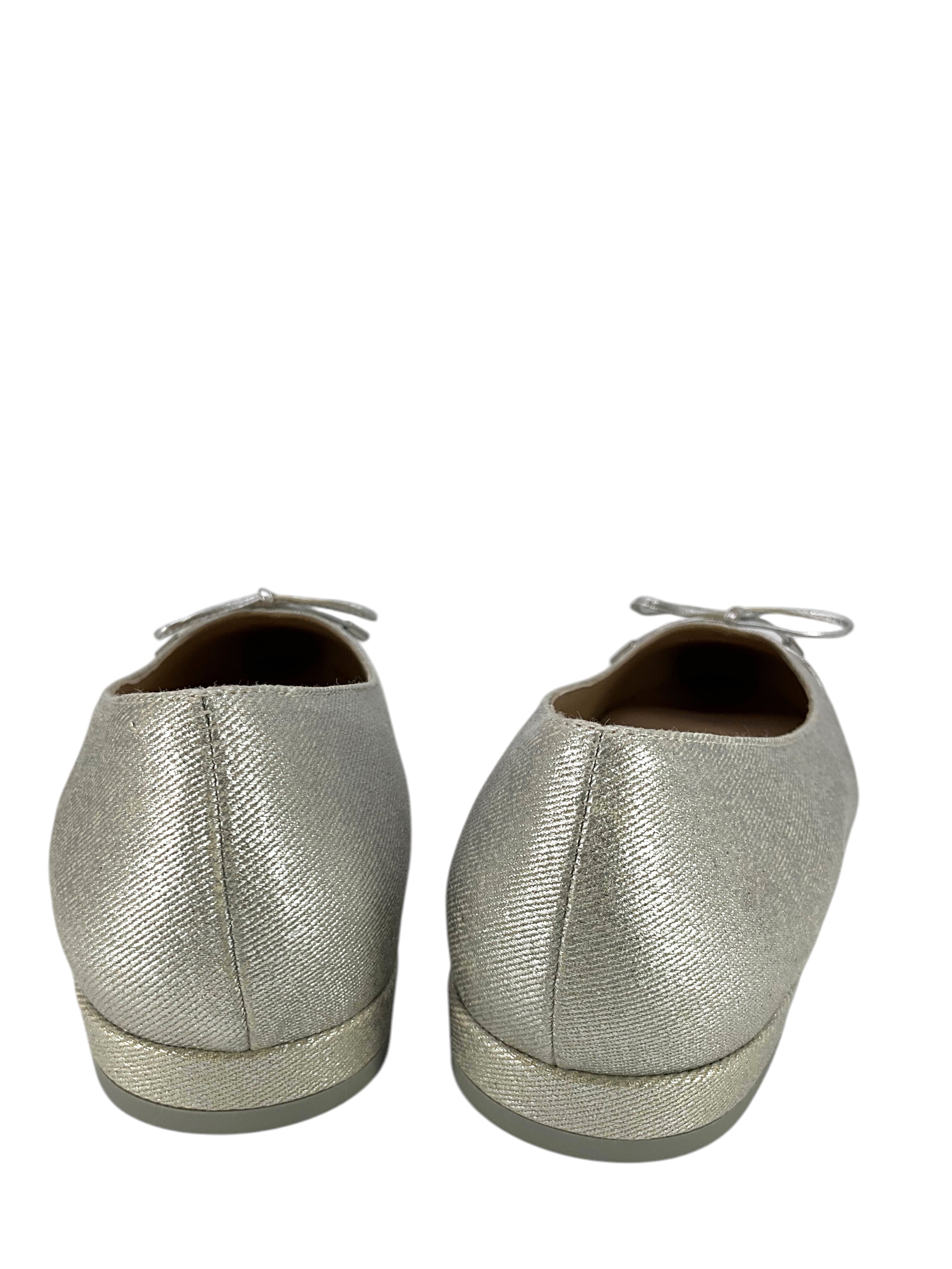 Stuart Weitzman Women's Sleek Ballerina Flats - Size 7.5 | Comfortable & Stylish Ballet Shoes for Work, Travel & Everyday Wear