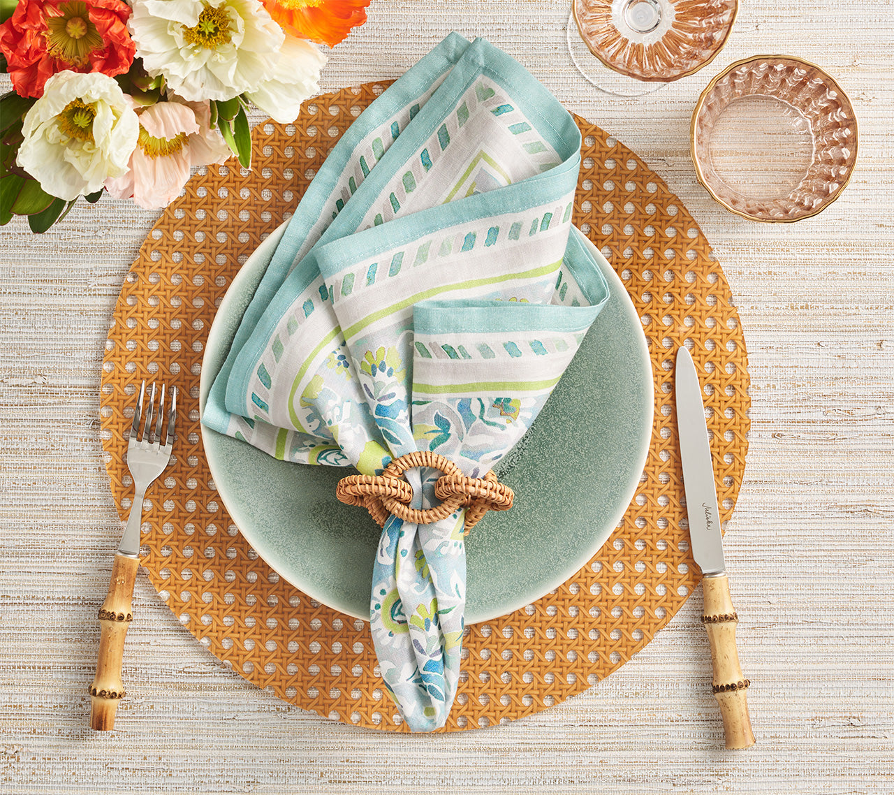 Premium Woven Reed Placemats Set of 4 - Natural Fiber Table Mats for Dining, Kitchen, or Outdoor Picnic - Eco-Friendly Home Decor for Everyday Use & Entertaining