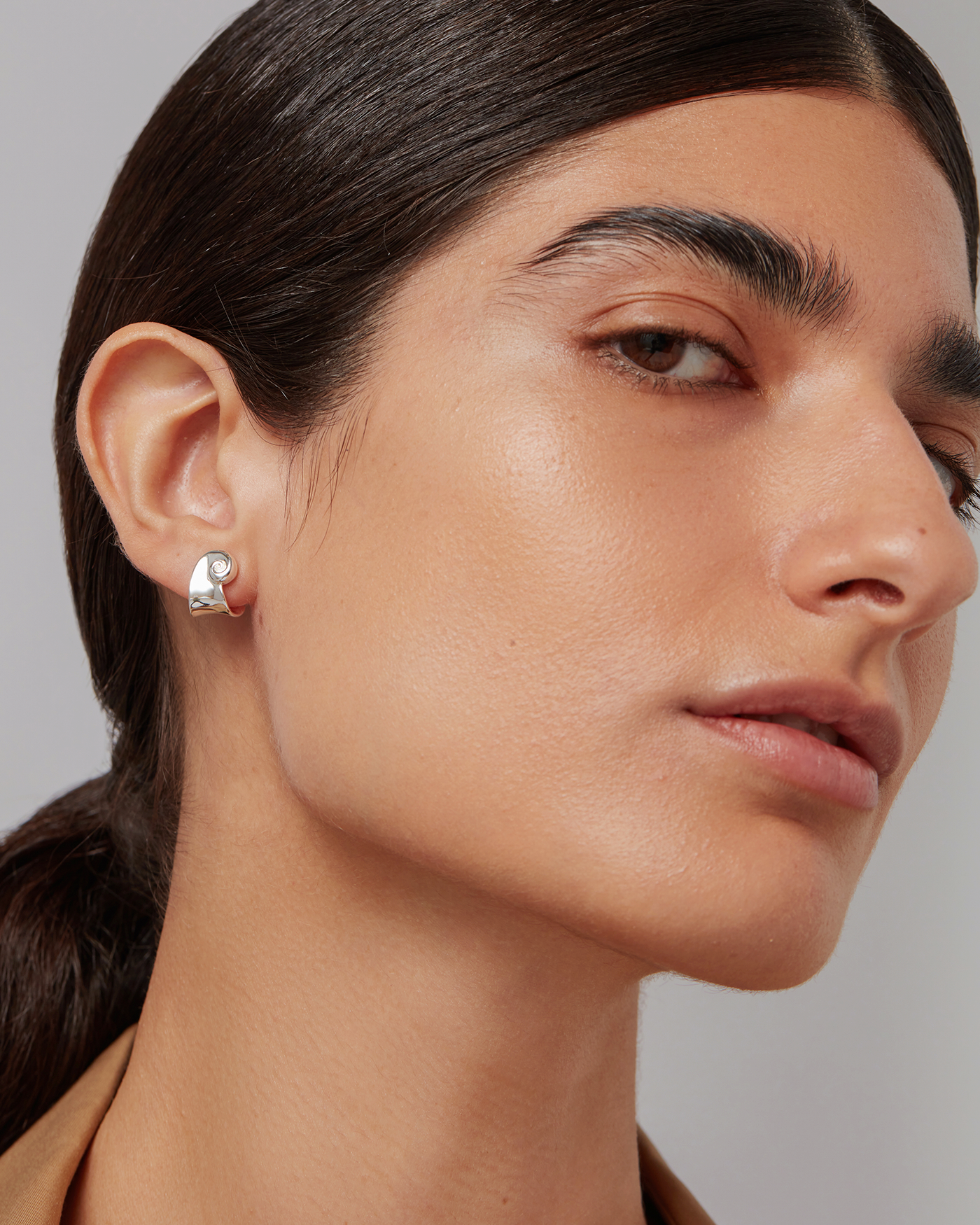 Dylan Huggie Hugging Earrings for Women - Minimalist Gold Hoop Earrings for Everyday Wear - Perfect for Gifts, Work, and Casual Outings