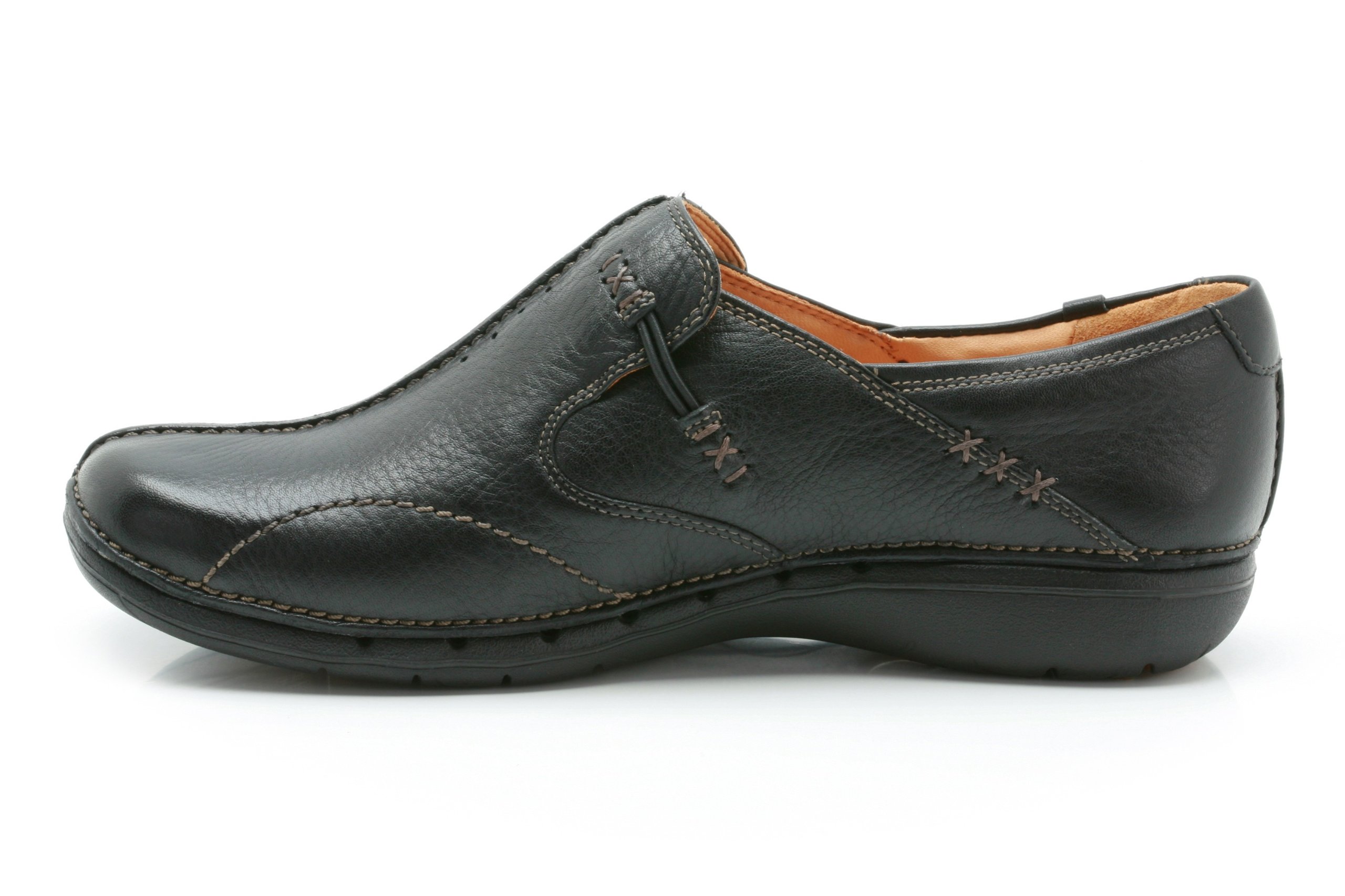 Clarks Women's Comfortable Leather Moccasin Loafers - Slip-On Casual Shoes for Work, Travel & Everyday Wear