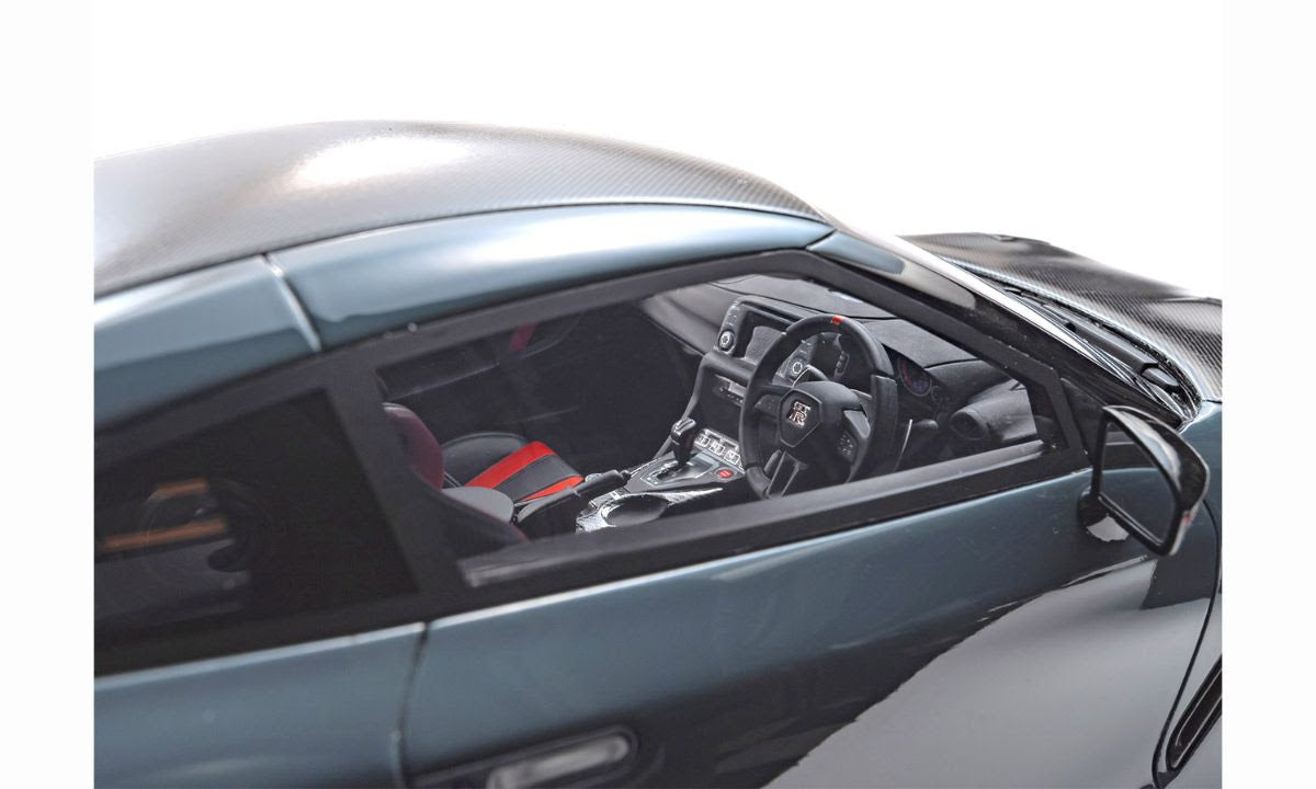 Kyosho 1:18 Scale Nissan GT-R 2022 NISMO Gray Diecast Model Car - Perfect for Collectors, Display & Racing Enthusiasts