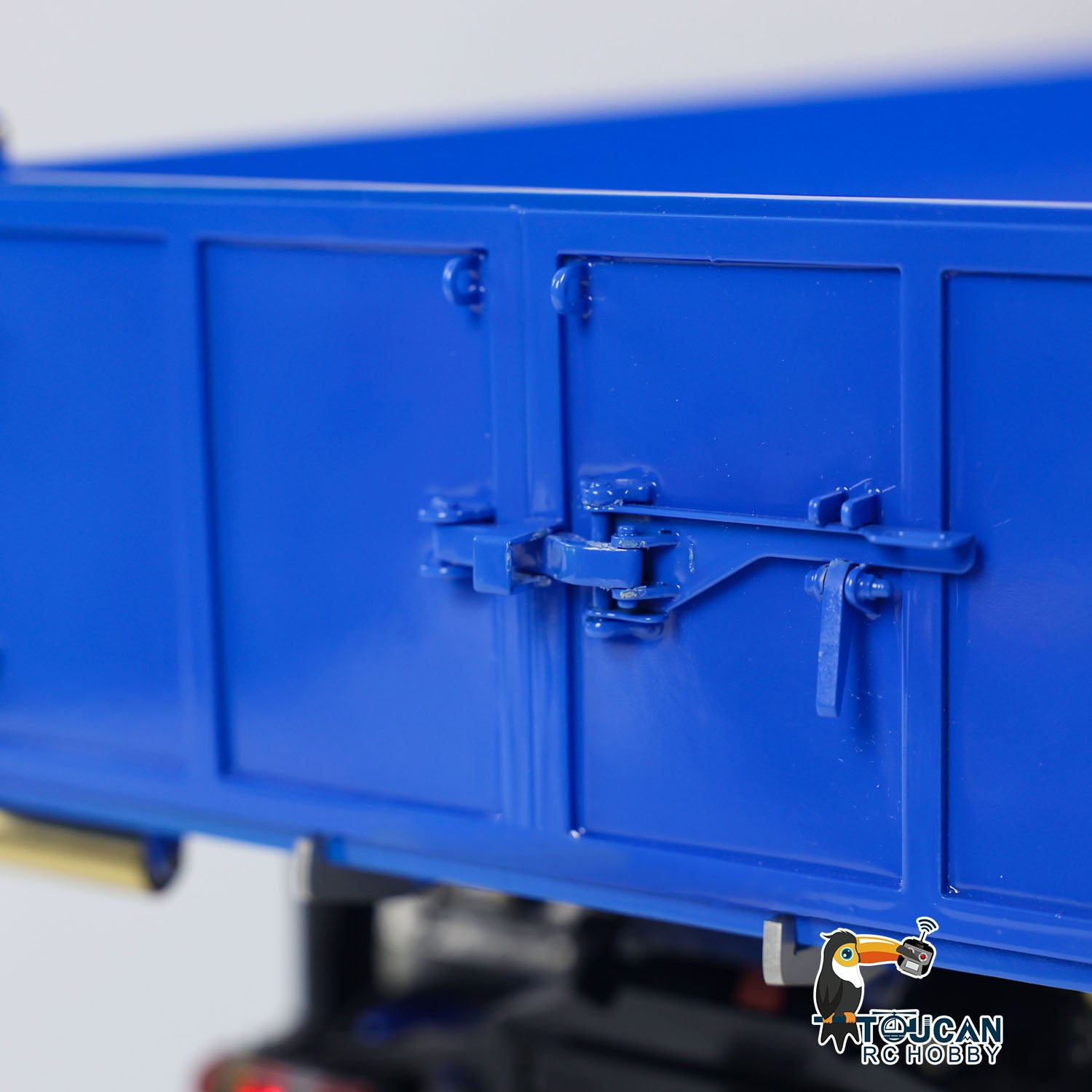 1/14 Scale RC Hydraulic Crane Dump Truck - 10x10 All-Wheel Drive Dump Car Model with 3-Speed Gearbox, U-Shaped Heavy-Duty Bucket & Timber Flatbed - Perfect for Construction Site Play, Collecting, and RC Hobby Enthusiasts