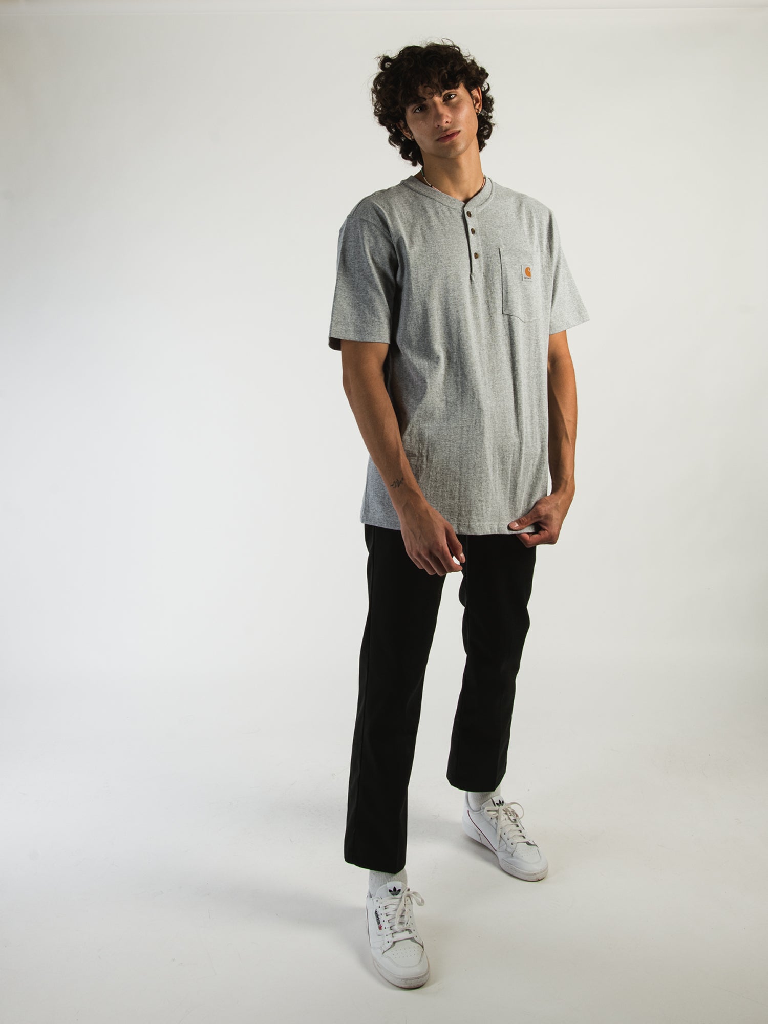 Carhartt Loose Fit Heavyweight Pocket T-Shirt for Men - Durable Workwear & Casual Wear - Perfect for Construction, Outdoor Activities & Everyday Use