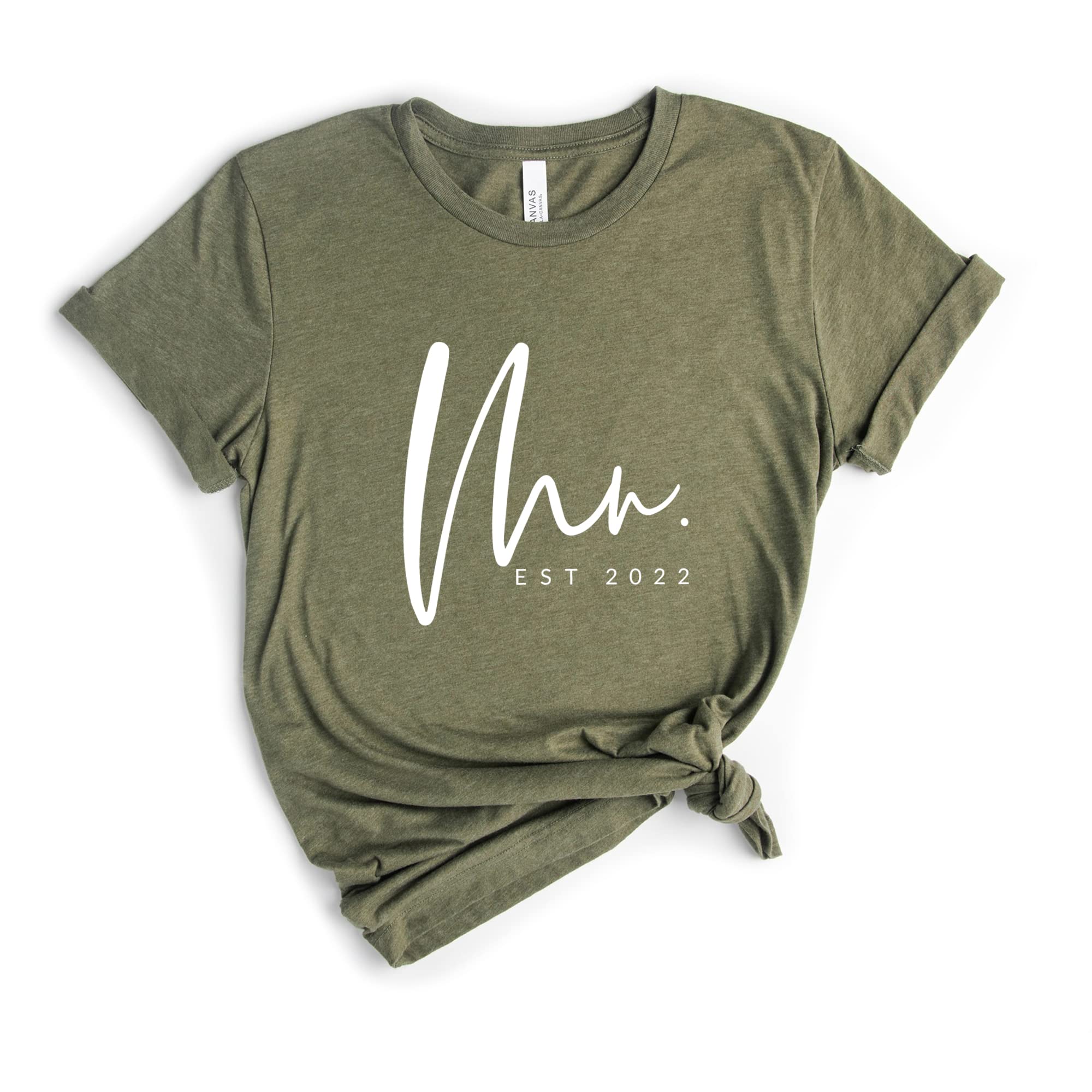 Custom Mr & Mrs Shirts for Couples - Cute Bride Gift, Just Married T-Shirt, Engagement & Honeymoon Apparel - Unisex Cotton Tee with Script Design for Wedding Parties, Bridal Showers & Romantic Getaways