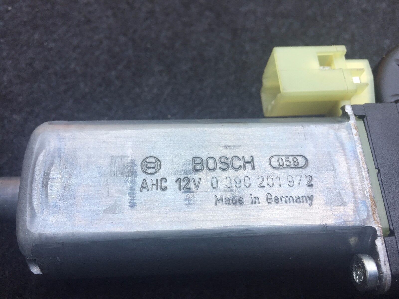 2005-2010 BMW 528iX Front Left Driver Seat Motor OEM Replacement Part - Perfect for Seat Adjustment & Repair