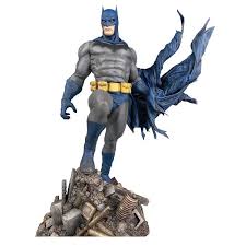 Batman Defiant DC Gallery Diorama Statue - Premium Collectible Figure for Superhero Fans - Perfect for Home Display, Office Decor & Comic Book Collections