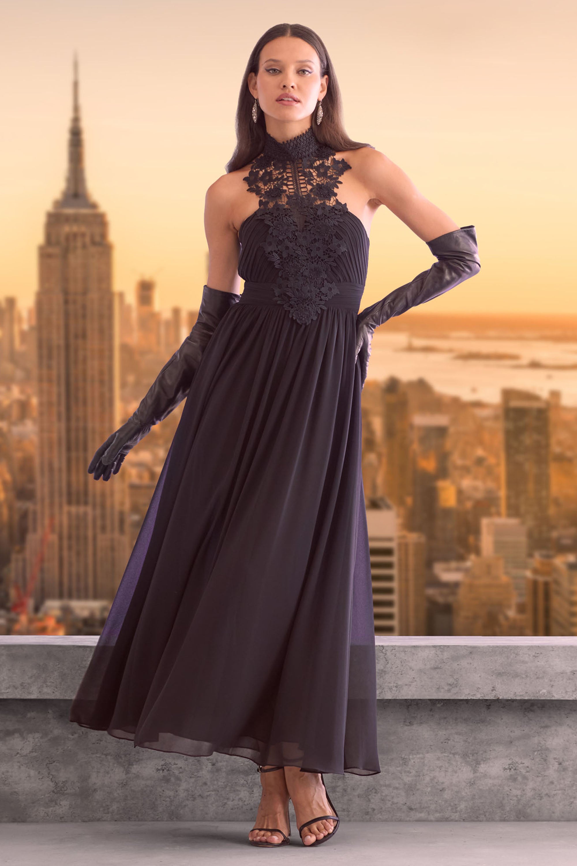 Elegant Lace Applique Chiffon Halter Gown for Women - Perfect for Evening Parties, Weddings & Special Occasions