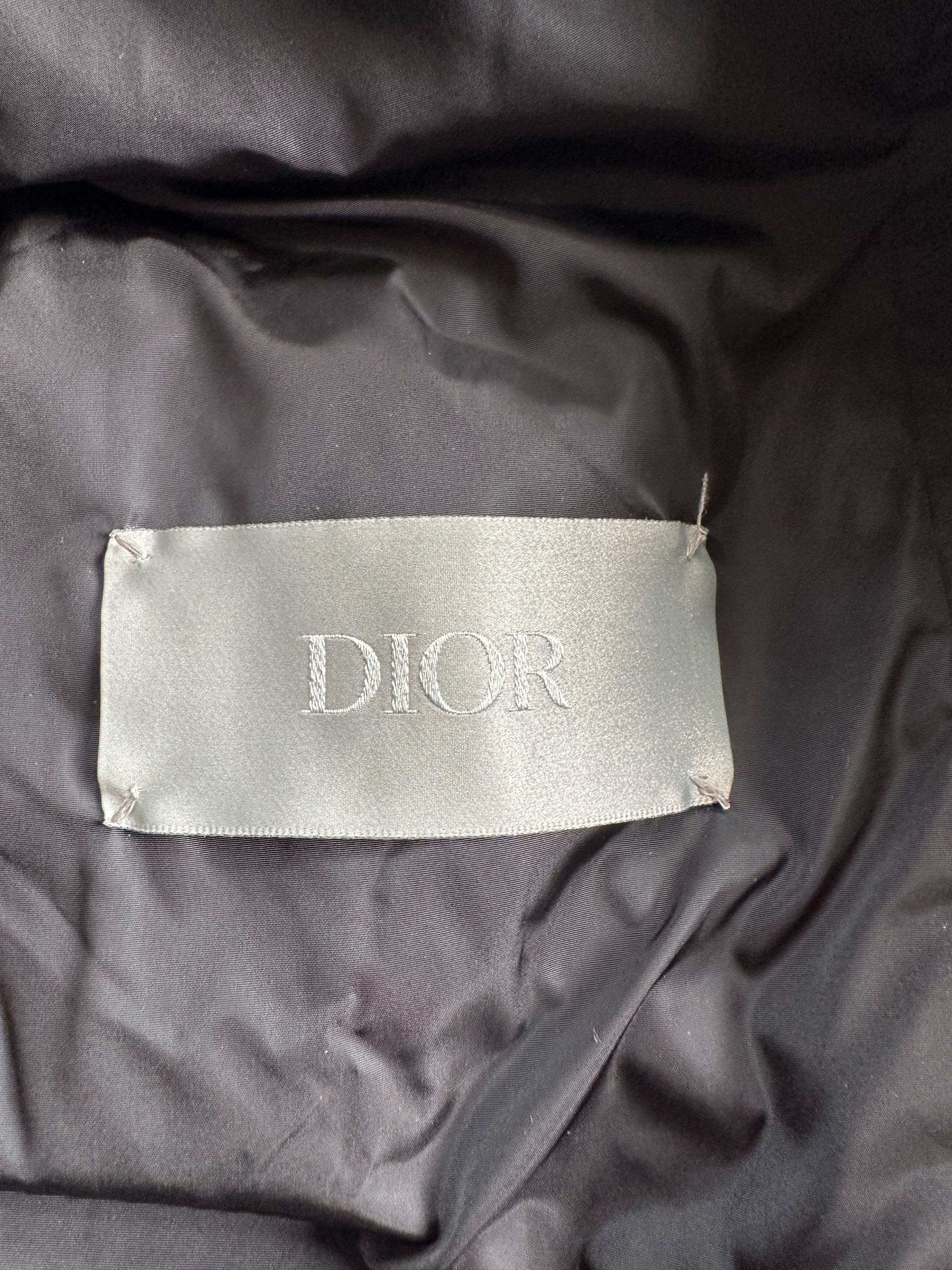 Dior Black Oblique Puffer Jacket for Women - Winter Warm Quilted Down Coat | Fashionable Outerwear for Cold Weather, Street Style & Luxury Fashion
