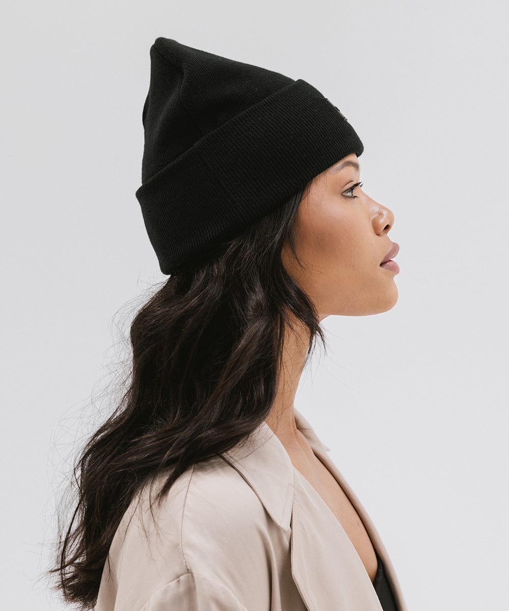 Stylish Pip Knit Beanie for Men & Women - Warm Winter Hat for Outdoor Activities, Hiking, and Casual Wear