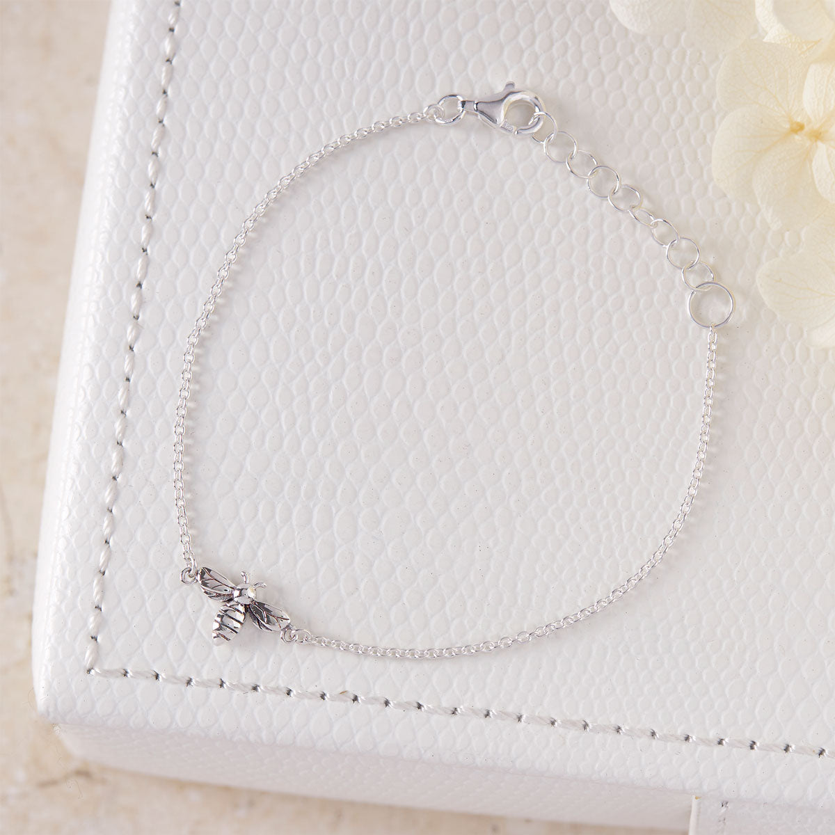 Meant To Bee Bracelet - Adjustable Bee Charm Bracelet for Women, Trendy Gold & Silver Jewelry Gift - Perfect for Everyday Wear, Parties & Special Occasions