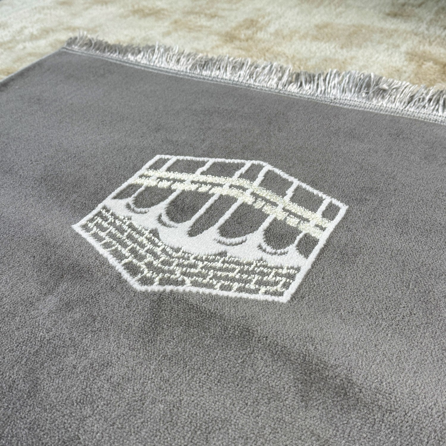 Premium Islamic Prayer Mat with Beautiful Designs - Perfect Gift for Muslims - Ideal for Home, Mosque, and Travel Use