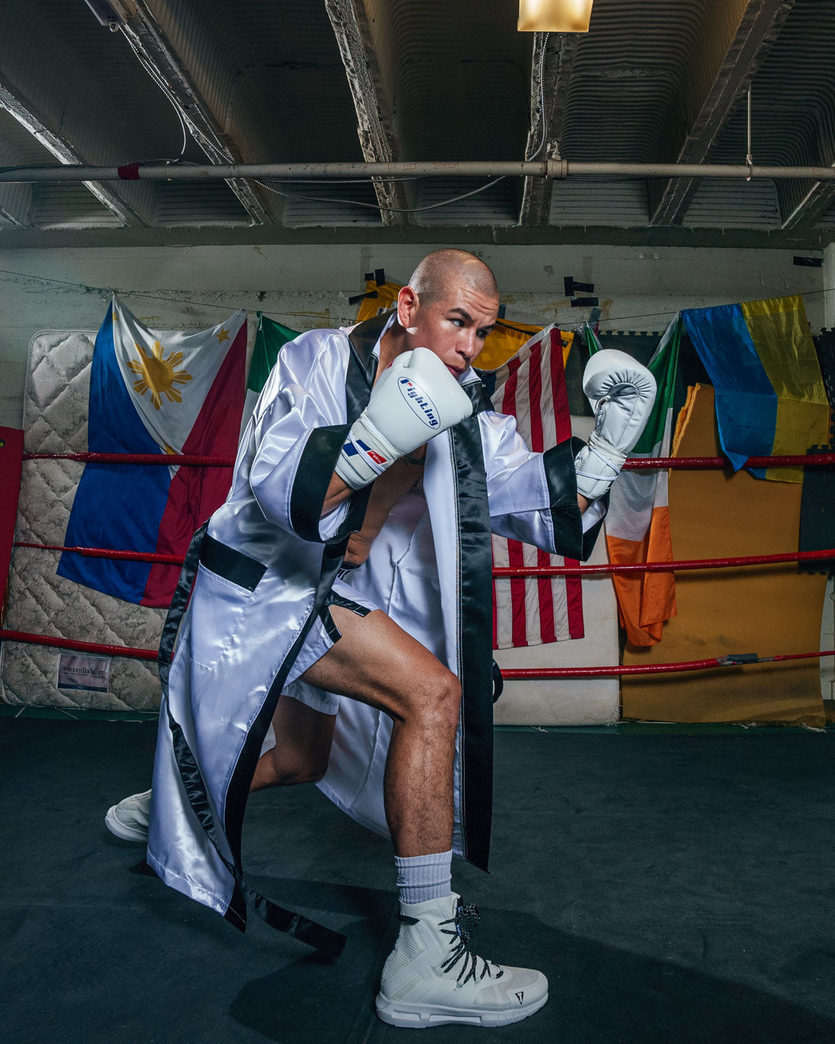 TITLE Boxing Pro Full Length Training Robe 3.0 - Premium Boxing Robe for Fighters & Training - Ideal for Gym, Sparring & Pre-Fight Warmups