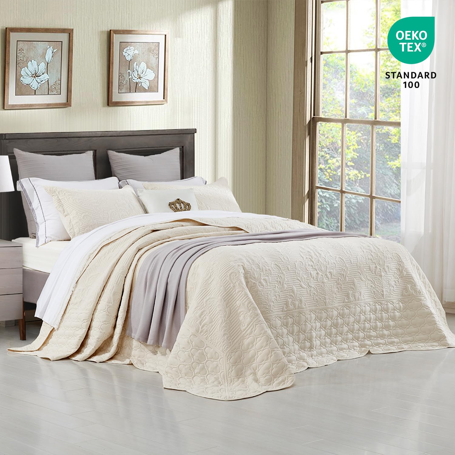 CHIXIN Oversized King Size Bedspread Coverlet Set - Lightweight Reversible 4-Piece Bedding with Ultrasonic Quilting - Elegant Damask Paisley Pattern (King, Ivory) - Perfect for Master Bedroom, Guest Room & Luxury Hotel Decor