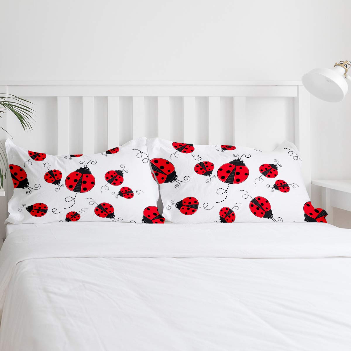 Greeeen Pieces Ladybug Print Duvet Cover Set - Queen Size Bedding with 1 Duvet Cover, 1 Flat Sheet & 2 Pillow Shams - Insect Theme Red Ladybugs Pattern Comforter Cover for Kids & Adults - Perfect for Kids' Rooms, Guest Bedrooms & Cozy Home Decor