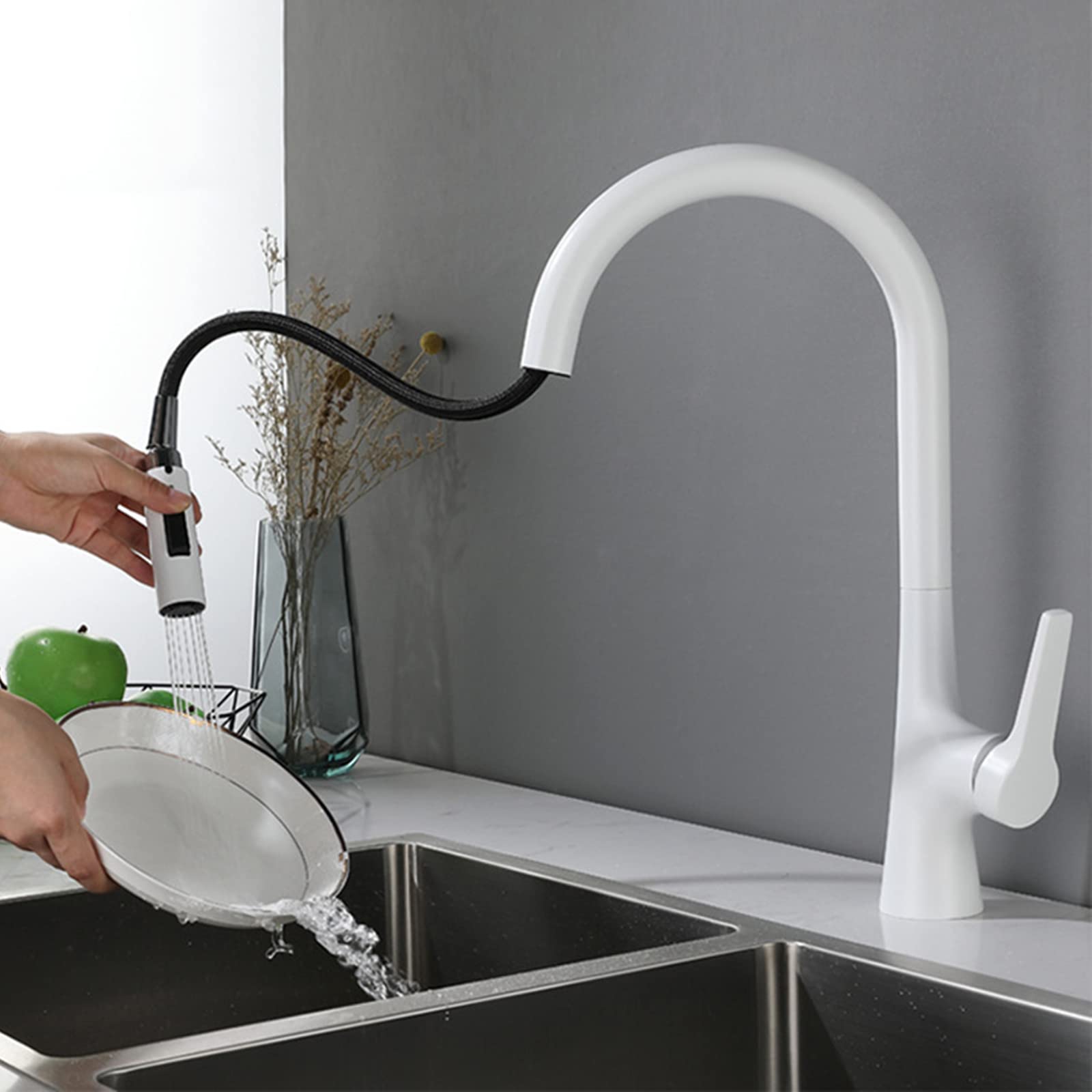 Premium White Brass Pull-Out Spray Kitchen Faucet with Hot & Cold Water Control - Perfect for Modern Farmhouse & Contemporary Kitchen Sinks