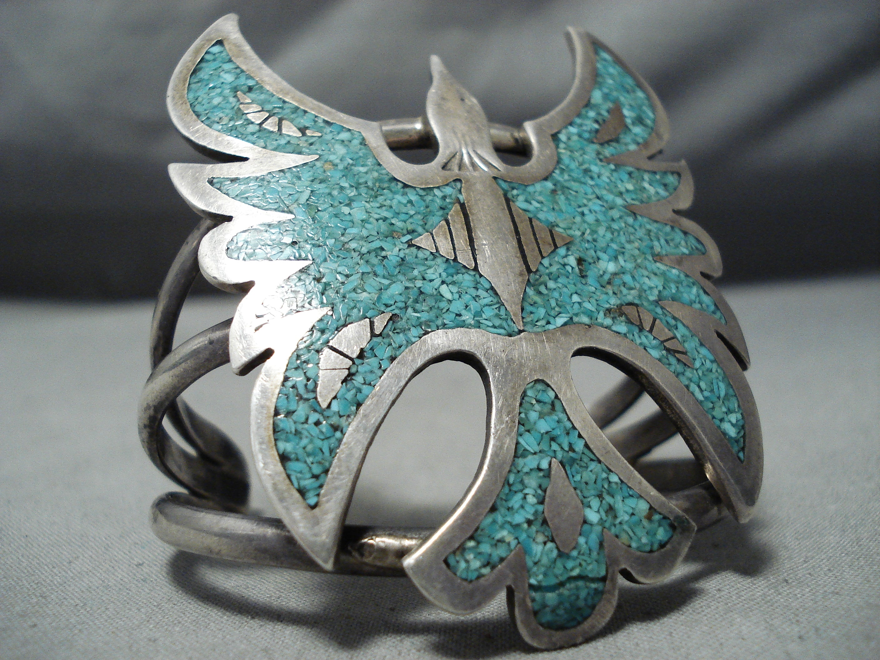 Vintage Native American Navajo Turquoise Sterling Silver Bracelet - Handmade Southwest Jewelry for Women - Perfect for Boho Chic & Western Fashion
