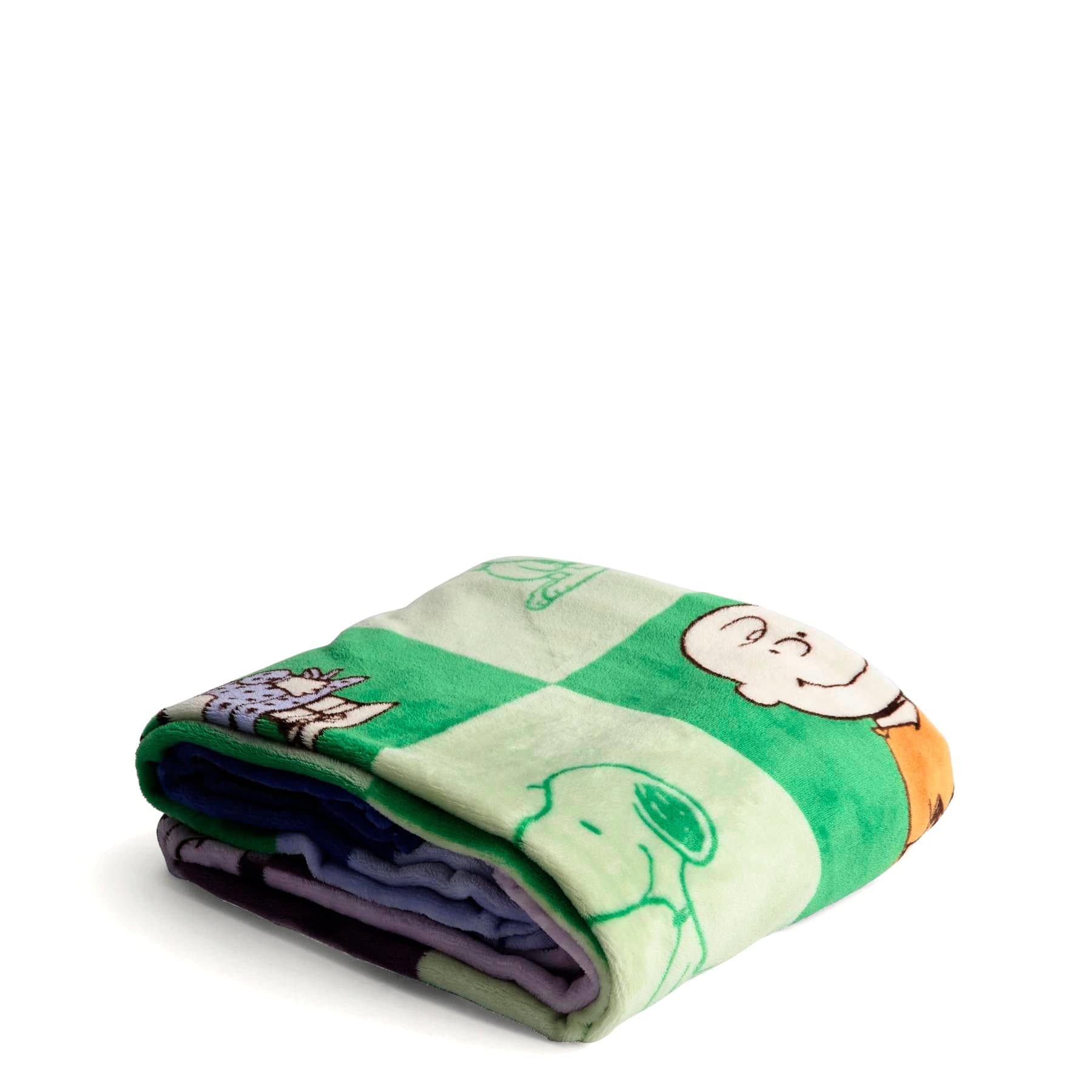 Soft Peanuts Plush Throw Blanket - Snoopy & Charlie Brown Fleece Blanket for Couch, Bed, Sofa - Cozy Gift for Kids & Adults - Perfect for Movie Nights, Camping & Winter Snuggles