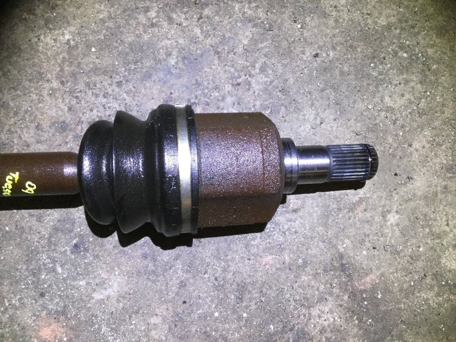 2005-2009 Hyundai Tucson 2.0L FWD Right Passenger Side Front Axle Shaft OEM Replacement - Perfect for Off-Roading & Daily Commuting