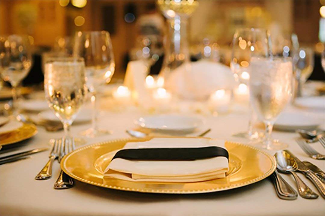 24-Pack Gold Beaded Plastic Charger Plates - Elegant Formal Dinnerware for Weddings, Banquets & Catering Events - Durable Disposable Chargers for Restaurants & Home Dining Decor
