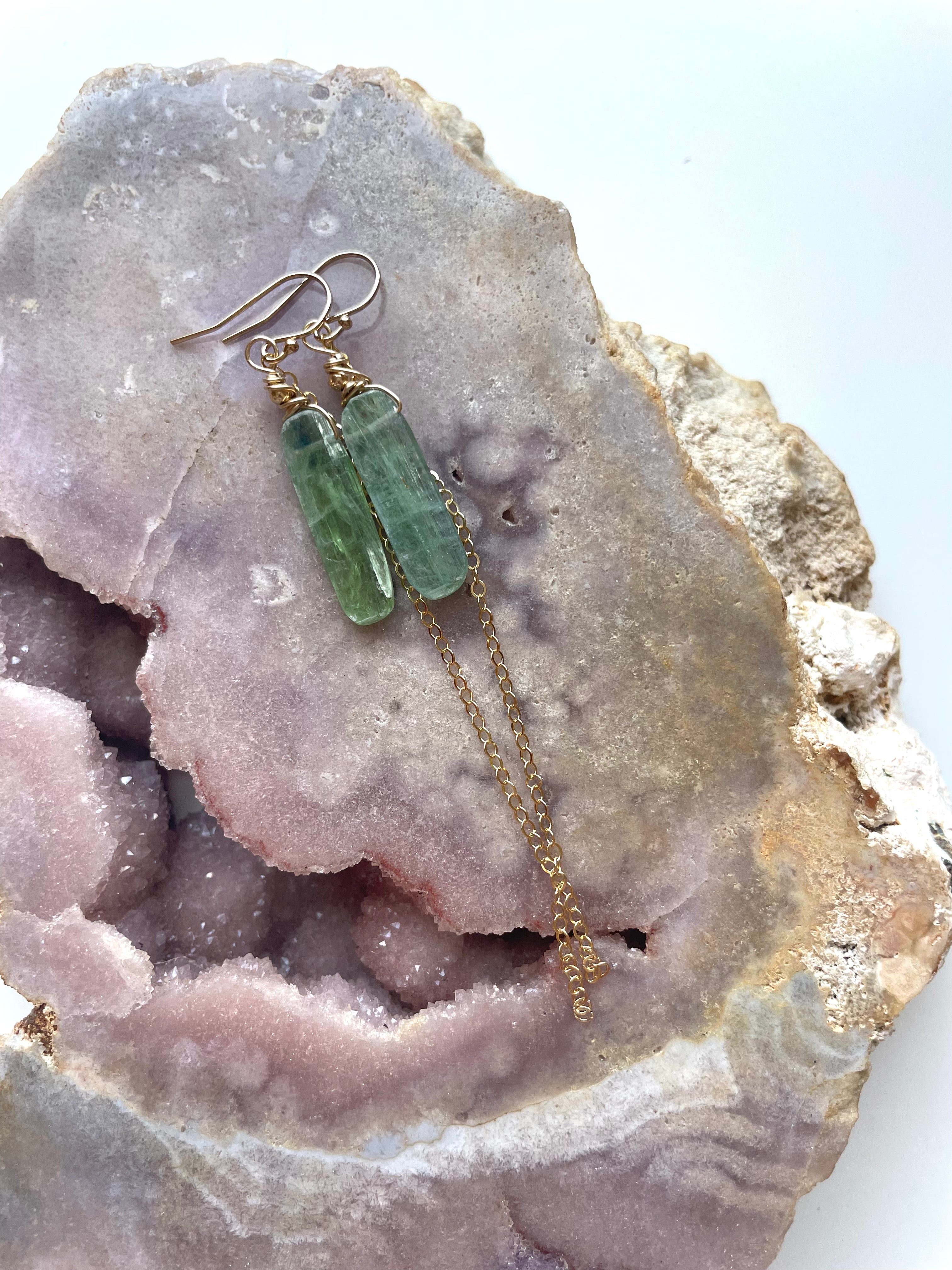 Natural Raw Green Kyanite Earrings for Women - Healing Crystal Dangle Earrings for Chakra Balancing, Meditation & Spiritual Jewelry (Perfect for Yoga, Reiki & Energy Work)