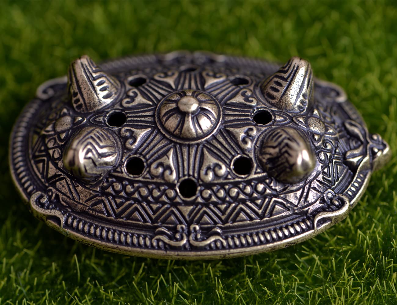 Norse Viking Brooch for Men - Turtle Talisman Jewelry, Viking Style Accessory Gift for Him - Perfect for Costumes, Historical Reenactments & Norse Culture Enthusiasts
