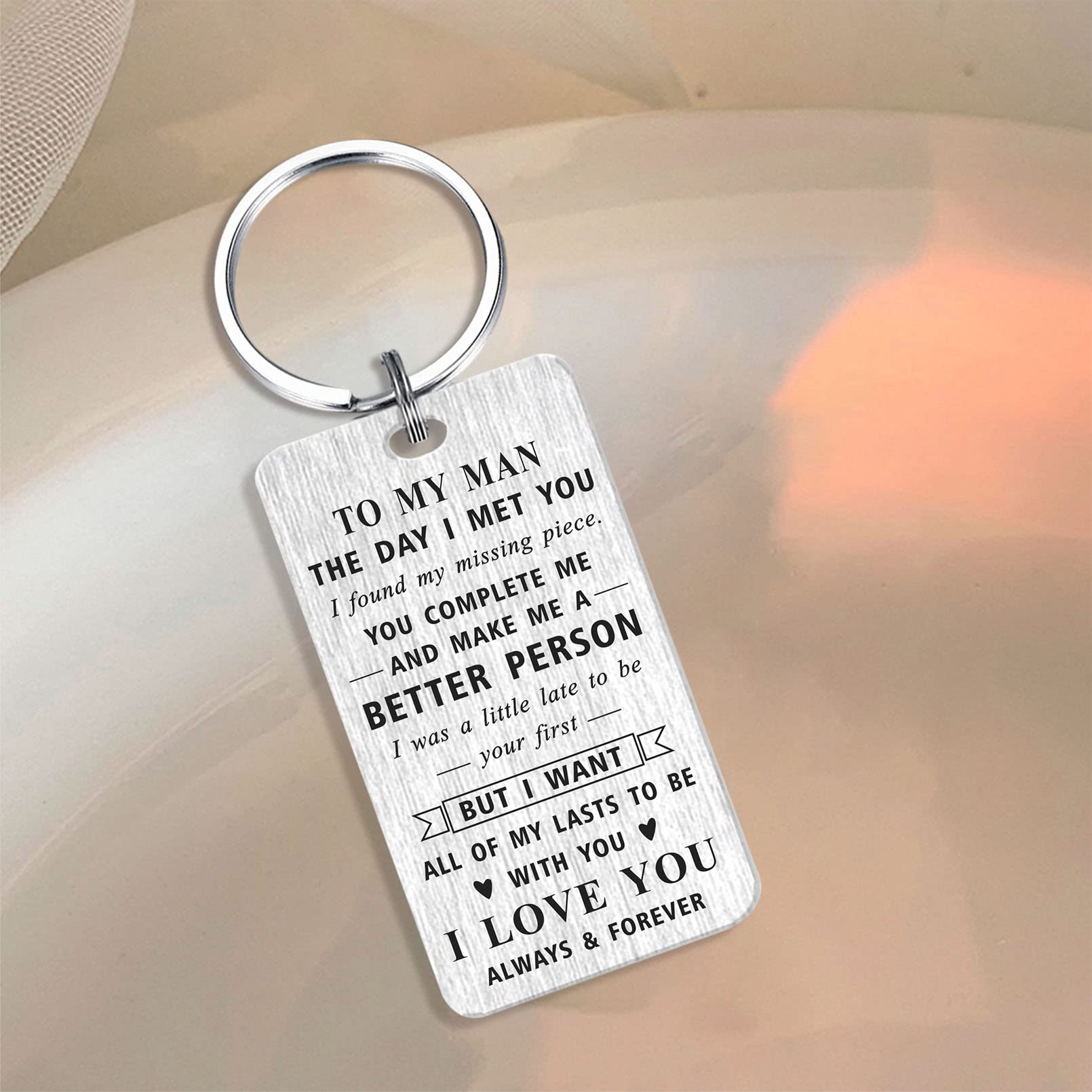 MOQIYXL Romantic Valentine's Day Gifts for Men - Engraved 'I Love You' Keychain for Husband, Boyfriend - Perfect Anniversary Gift for Him - Great for Couples, Weddings & Special Occasions