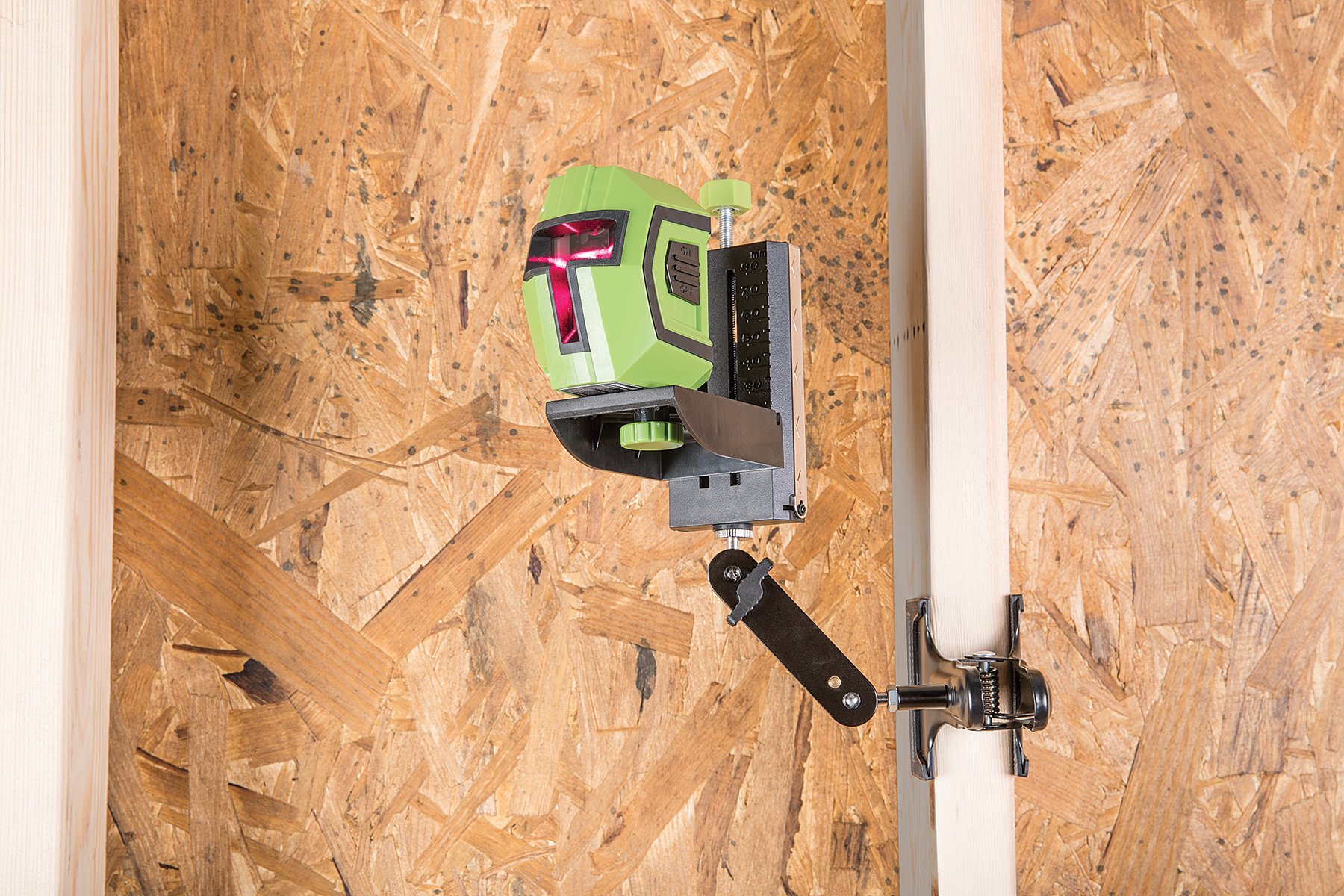PowerSmith PLCL10BC Self-Leveling Cross-Line Laser Level with Manual Mode, Pendulum Lock & Magnetic Base - Perfect for Construction, DIY Projects, Tile Installation and Wall Alignment (Includes Adjustable Clamp, Pouch & Batteries)