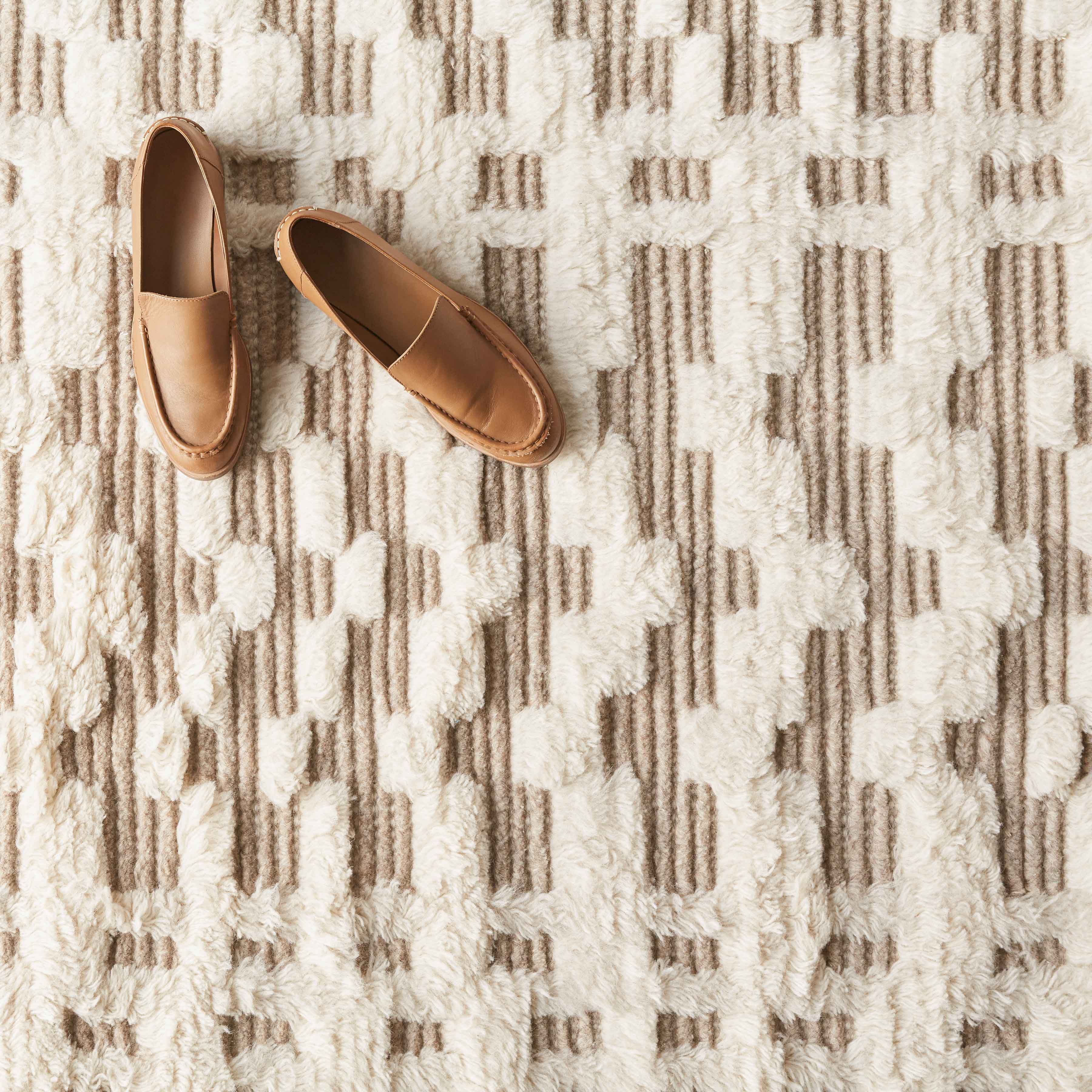 Premium Hand-Knotted Ishara Area Rug - Soft & Durable Wool Carpet for Living Room, Bedroom, or Office Decor - Perfect for Home & Commercial Spaces