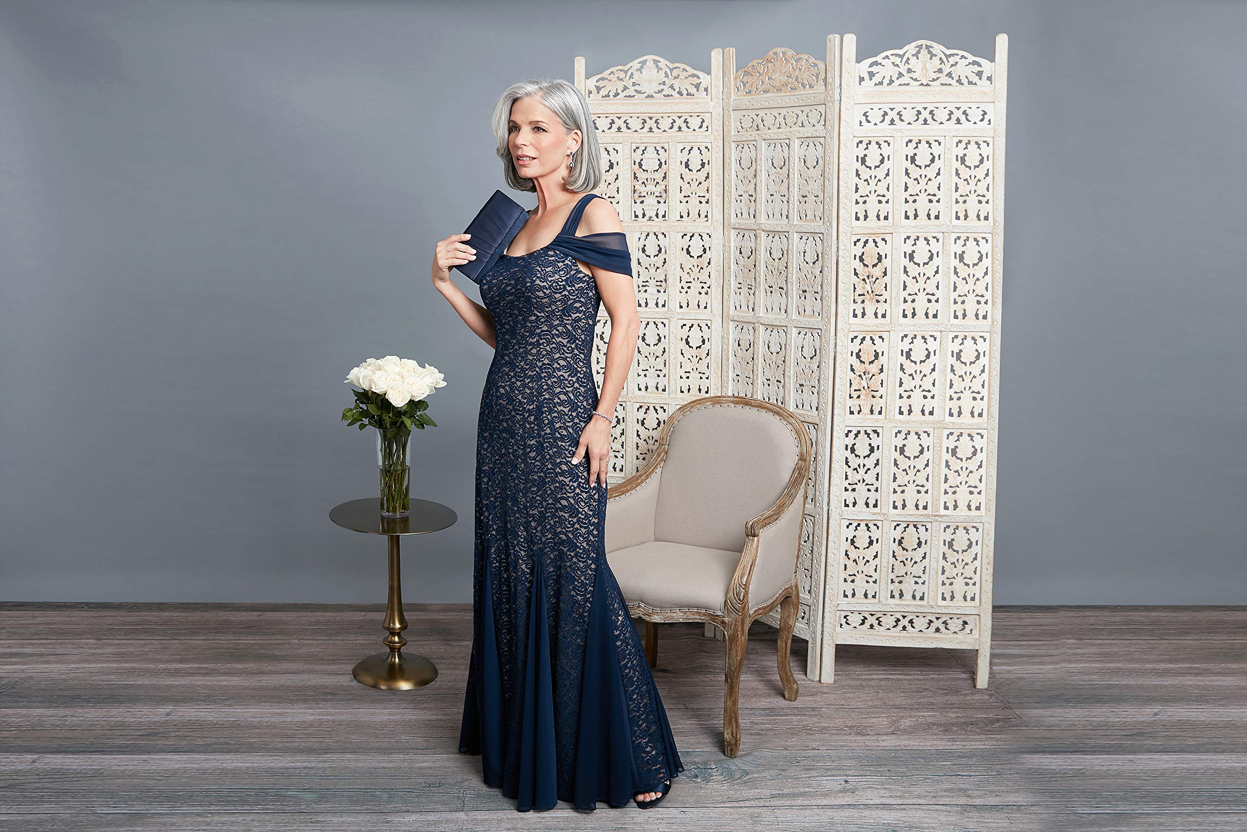 Alex Evenings Women's Long Cold Shoulder Dress - Mother of The Bride Gown & Wedding Guest Dress for Formal Events (Petite & Regular Sizes) | Perfect for Weddings, Galas, Cocktail Parties & Special Occasions