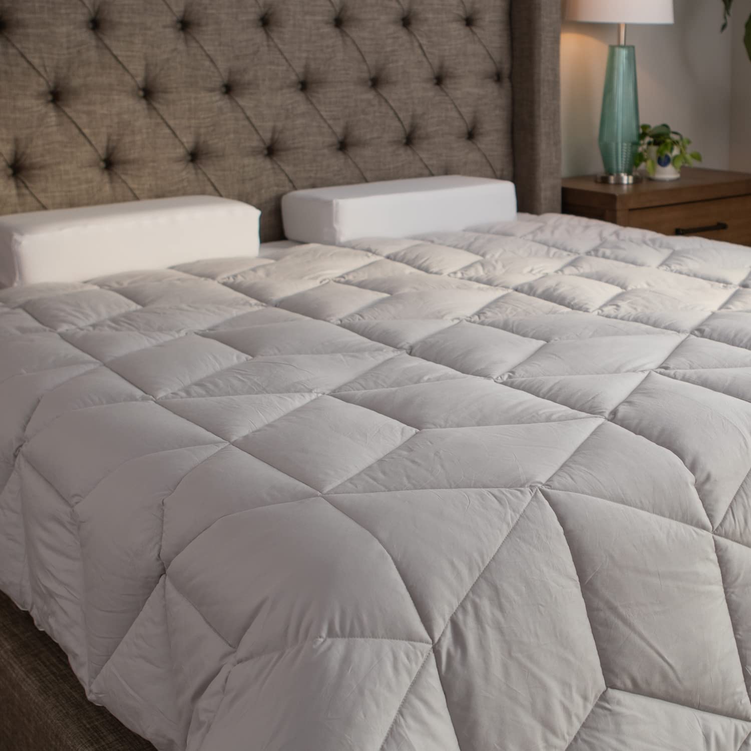 Pillow Cube The Cubit Comforter - Cooling Vegan Down Alternative Duvet Insert for Full/Queen Bed | Breathable Bedding Set in White & Light Grey | Perfect for Hot Sleepers & Allergy Sufferers
