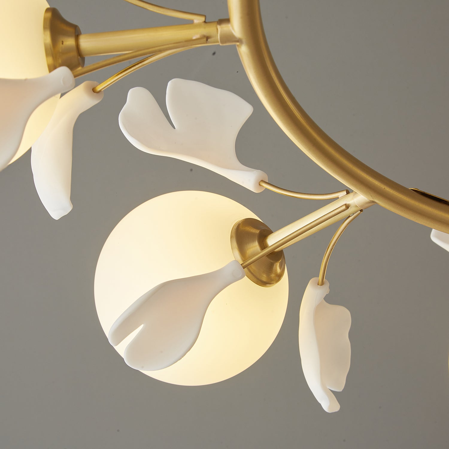 Evander Gingko Chandelier - Modern Leaf Design Crystal Ceiling Light Fixture for Dining Room, Living Room & Bedroom Decor